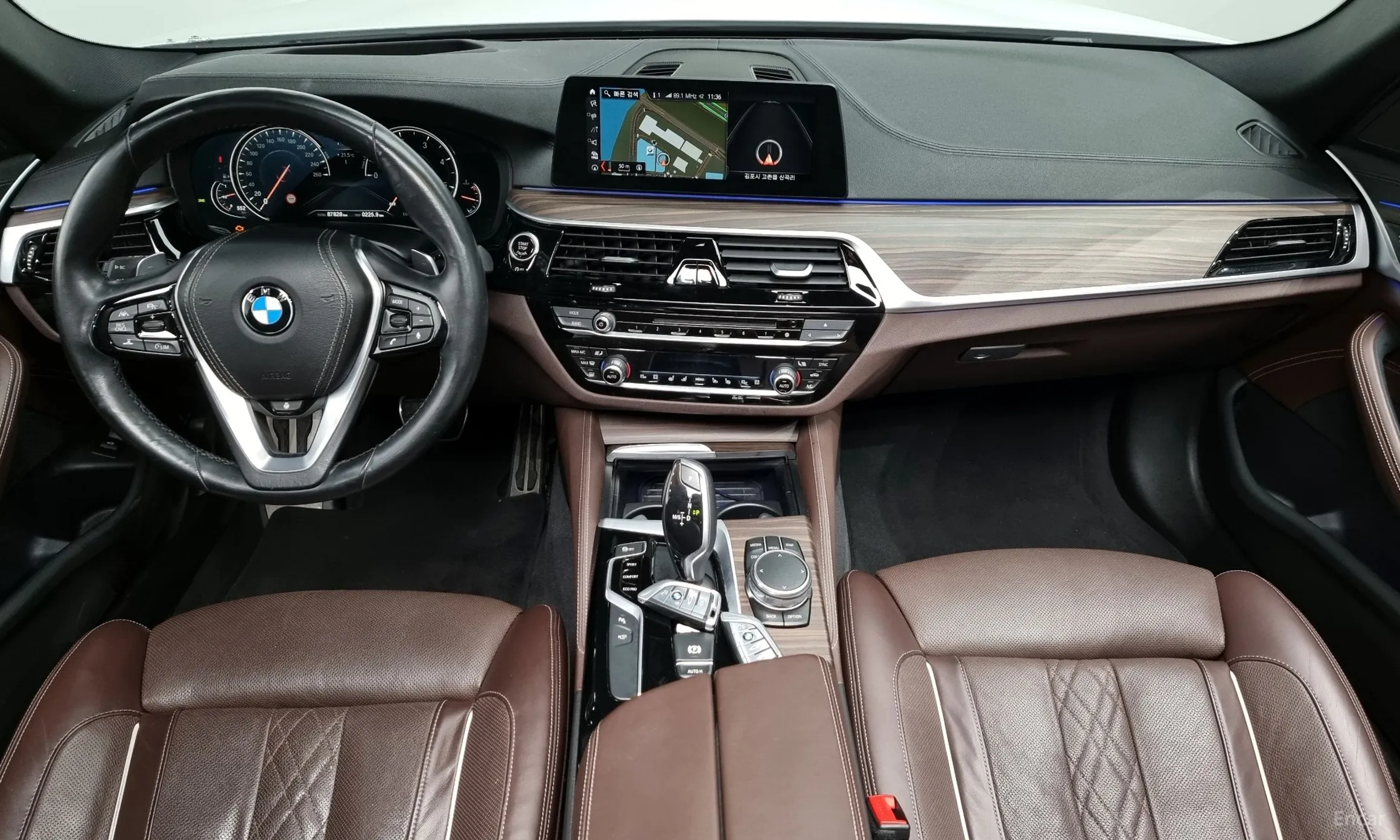 BMW 5 Series (G30) превью 4