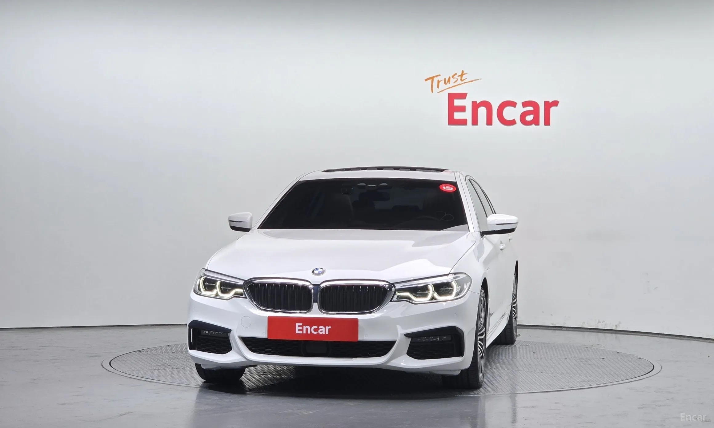 BMW 5 Series (G30) превью 2