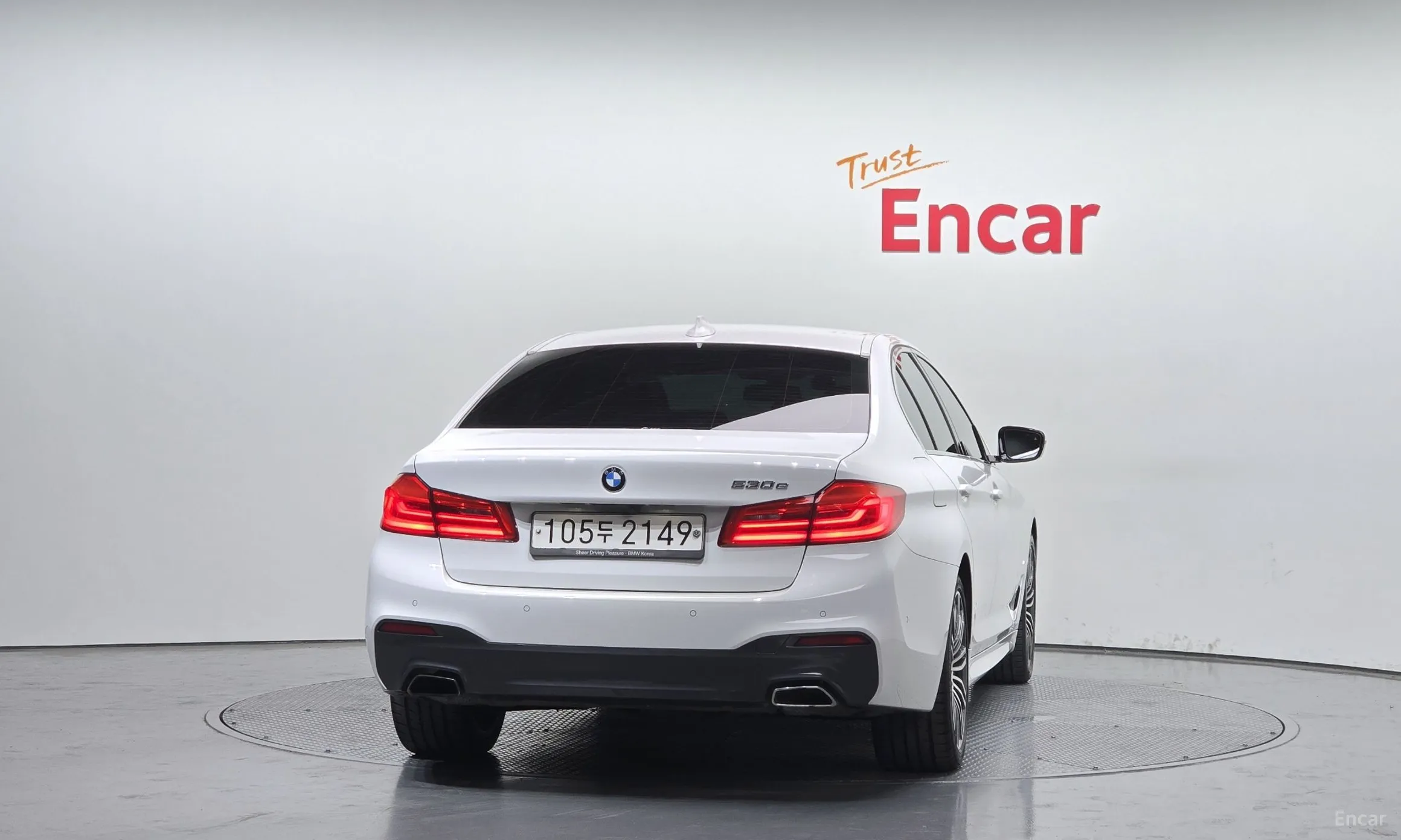 BMW 5 Series (G30) превью 3
