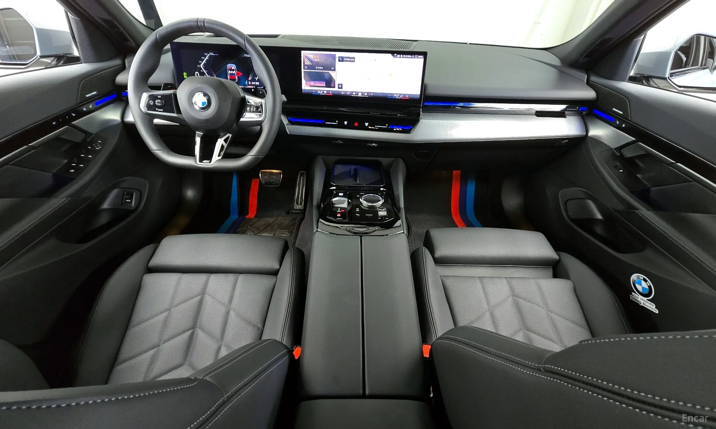 BMW 5 Series (G60) превью 4