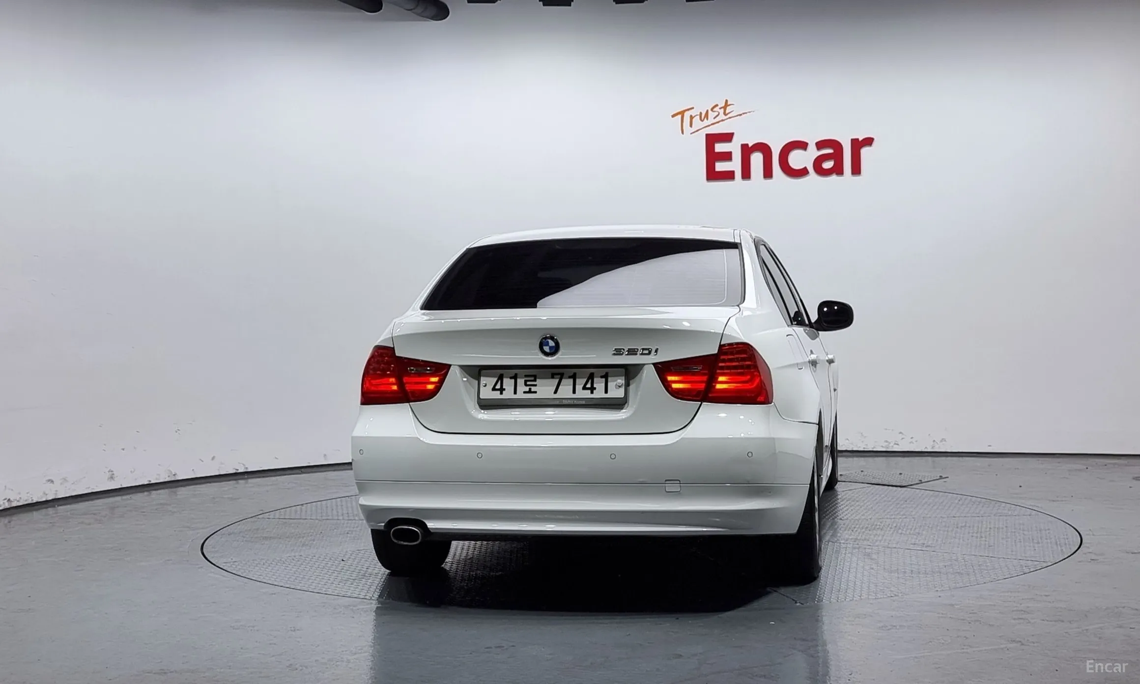 BMW 3 Series (E90) превью 3