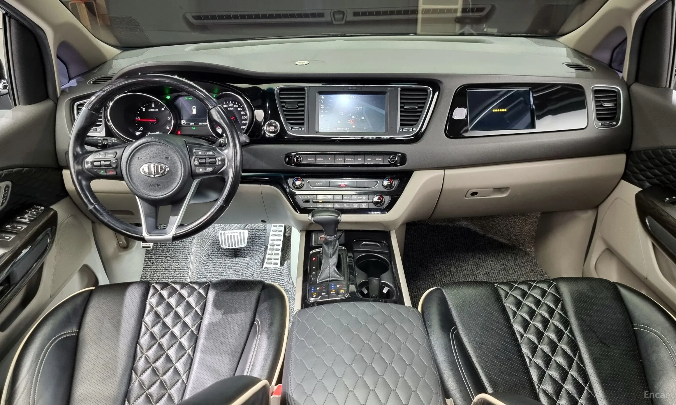 Kia Carnival превью 4