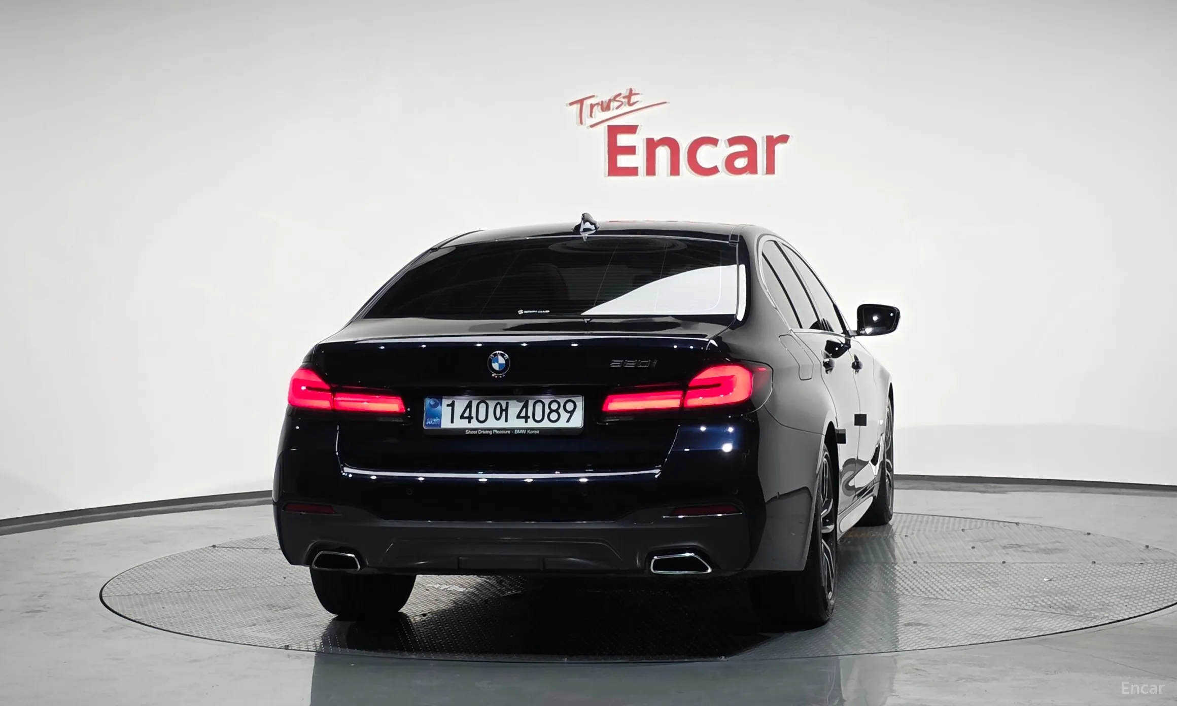 BMW 5 Series (G30) превью 3