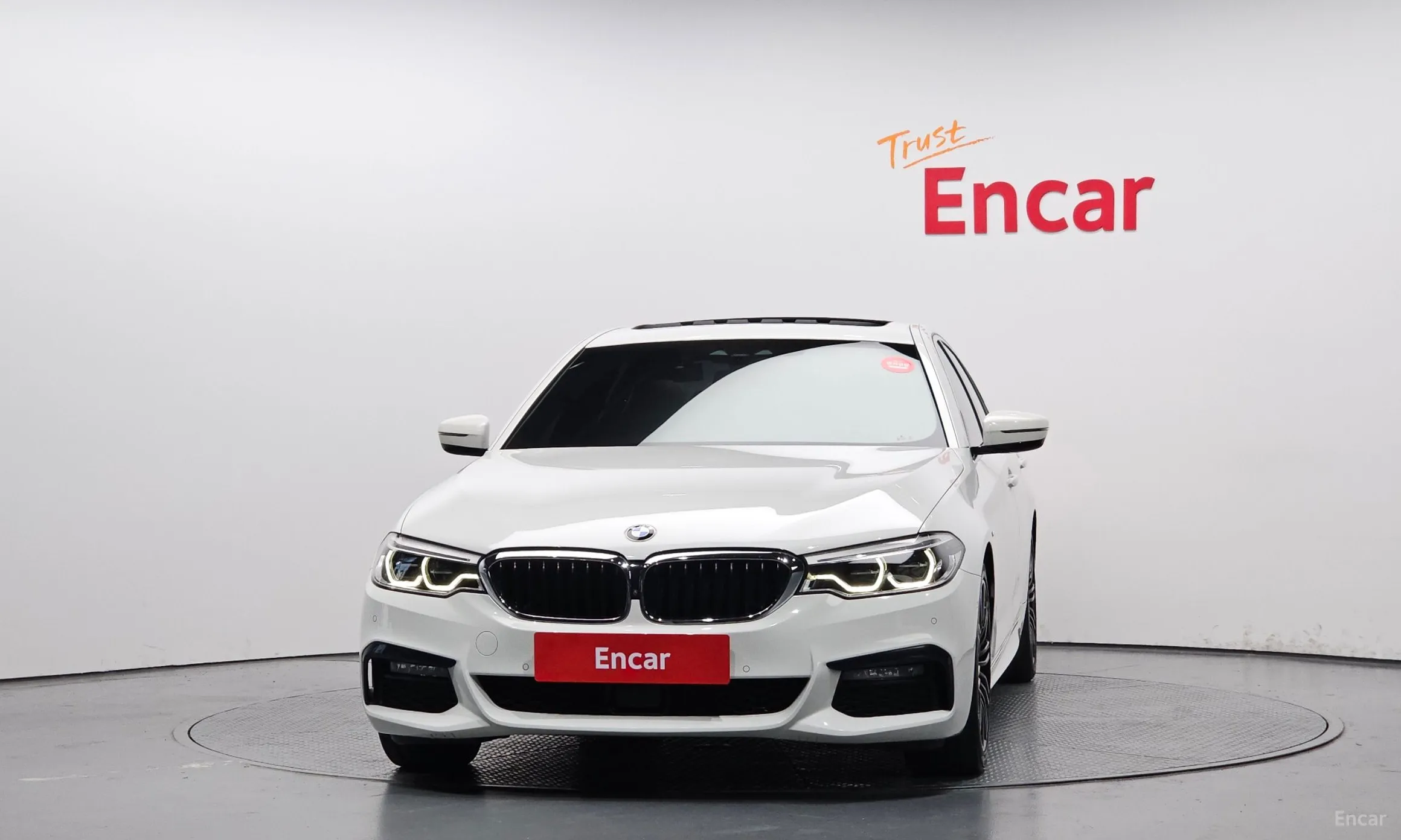 BMW 5 Series (G30) превью 2