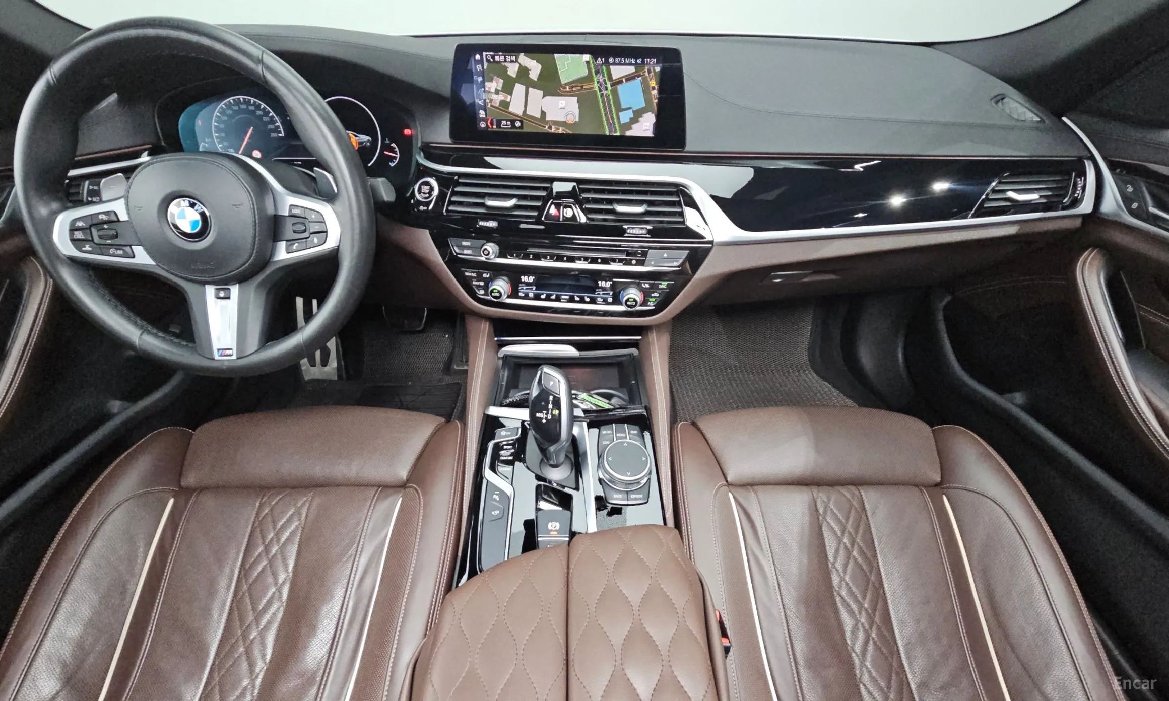 BMW 5 Series (G30) превью 4