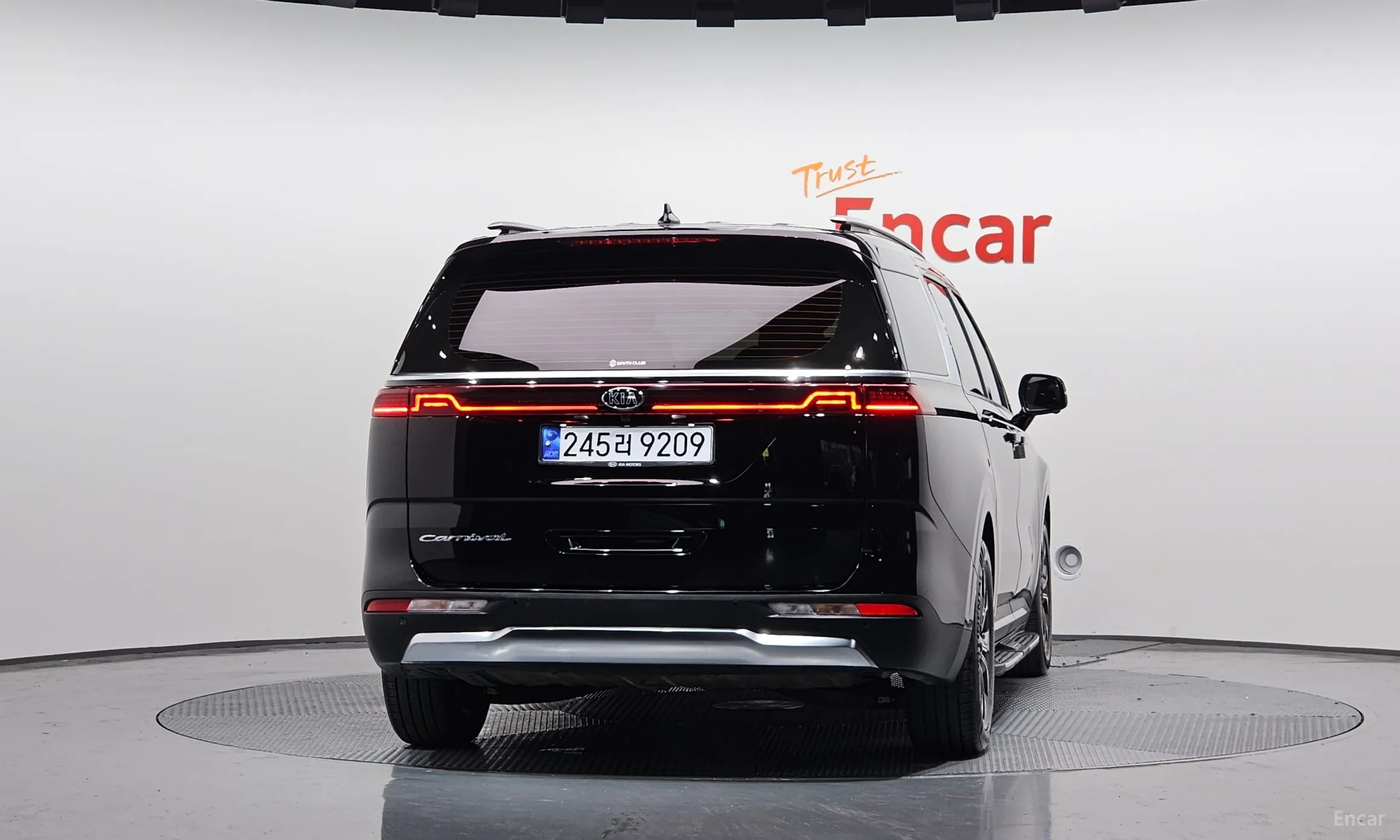 Kia Carnival Gen 4 превью 3