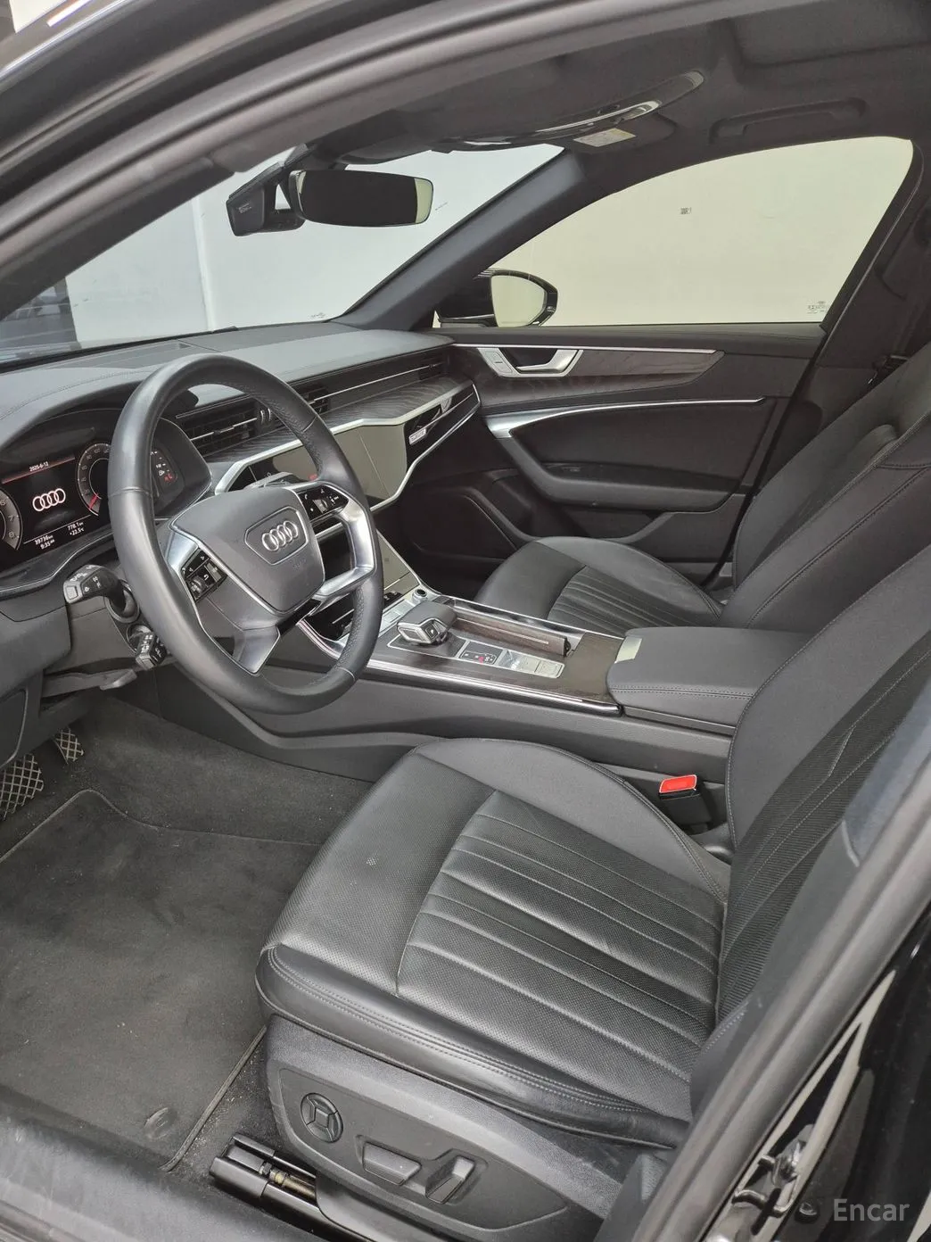 Audi A6 (C8) превью 4