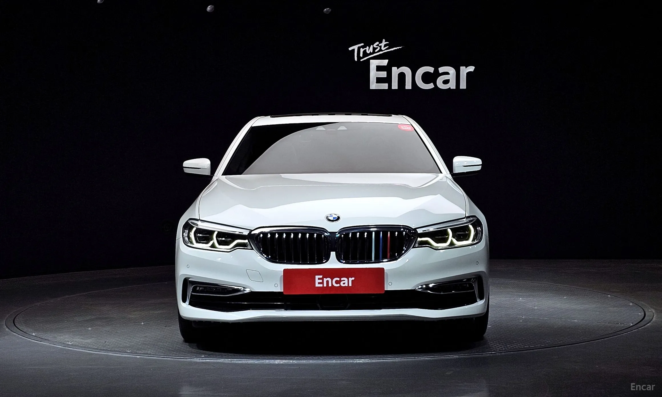 BMW 5 Series (G30) превью 2