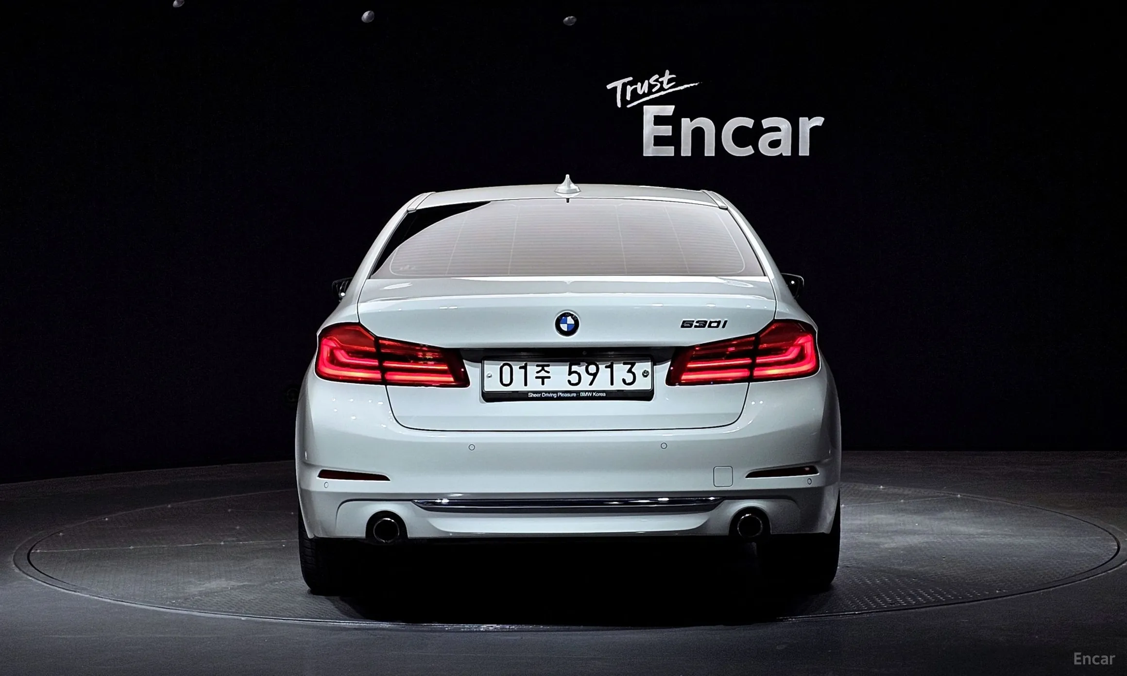 BMW 5 Series (G30) превью 3
