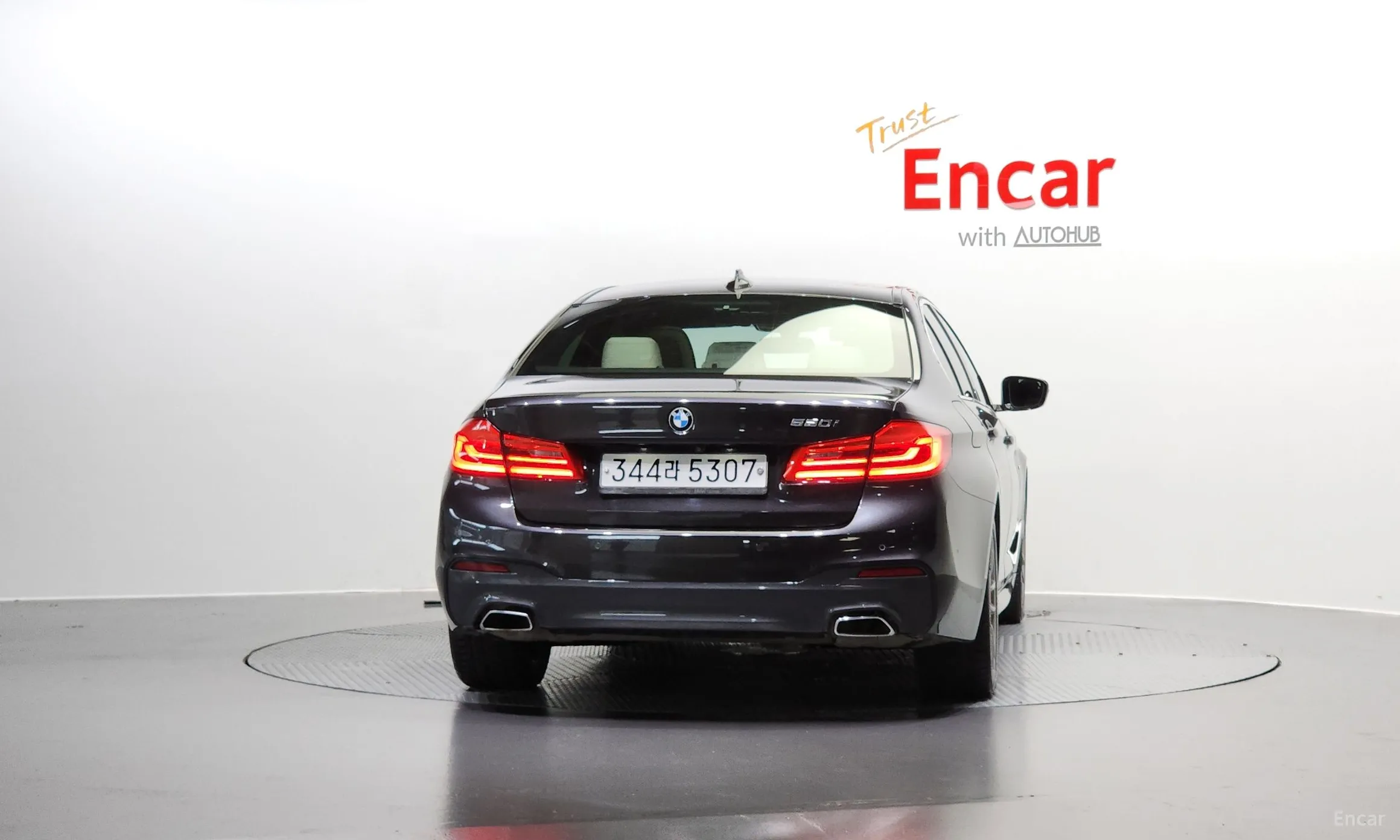 BMW 5 Series (G30) превью 3