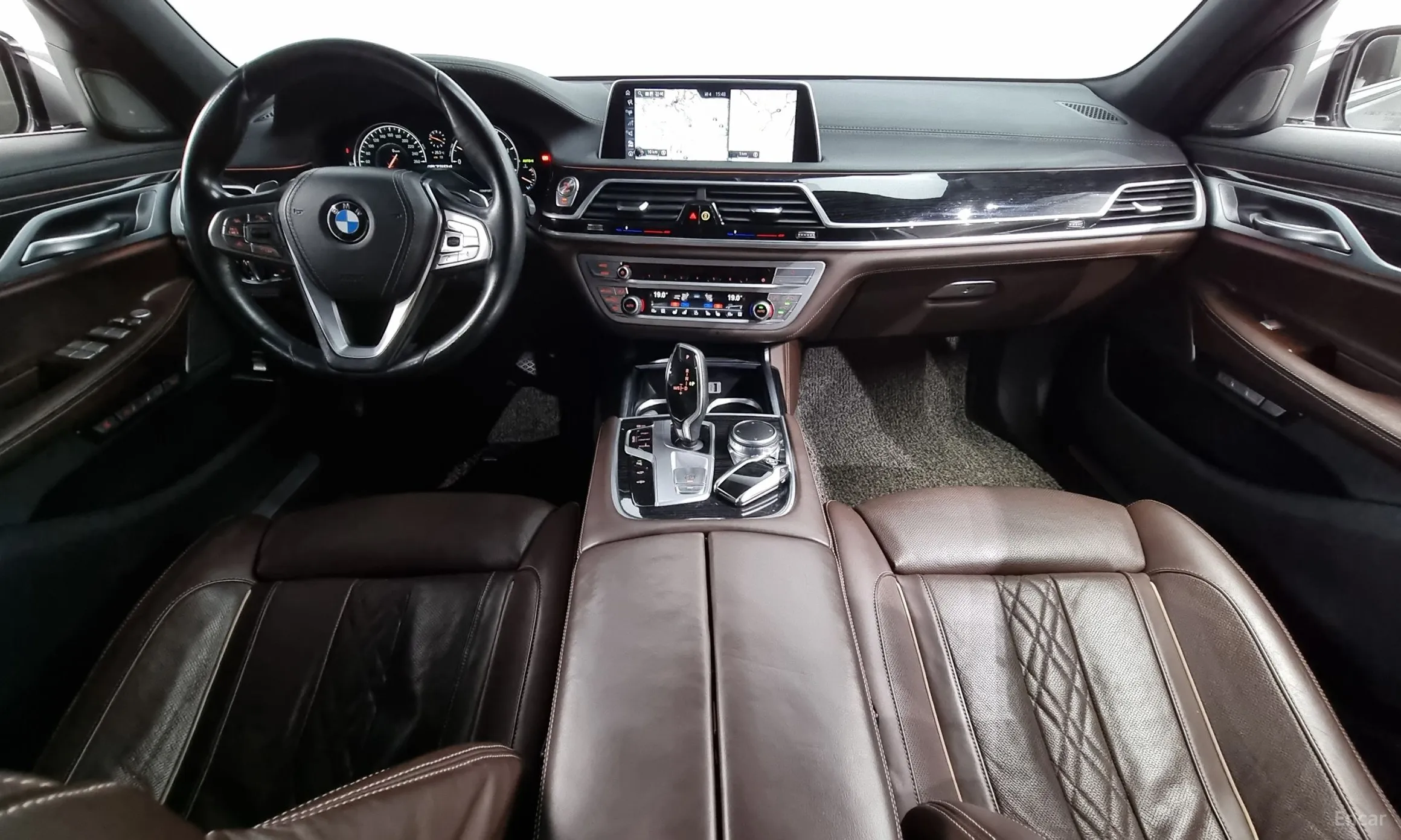 BMW 7 Series (G11) превью 4