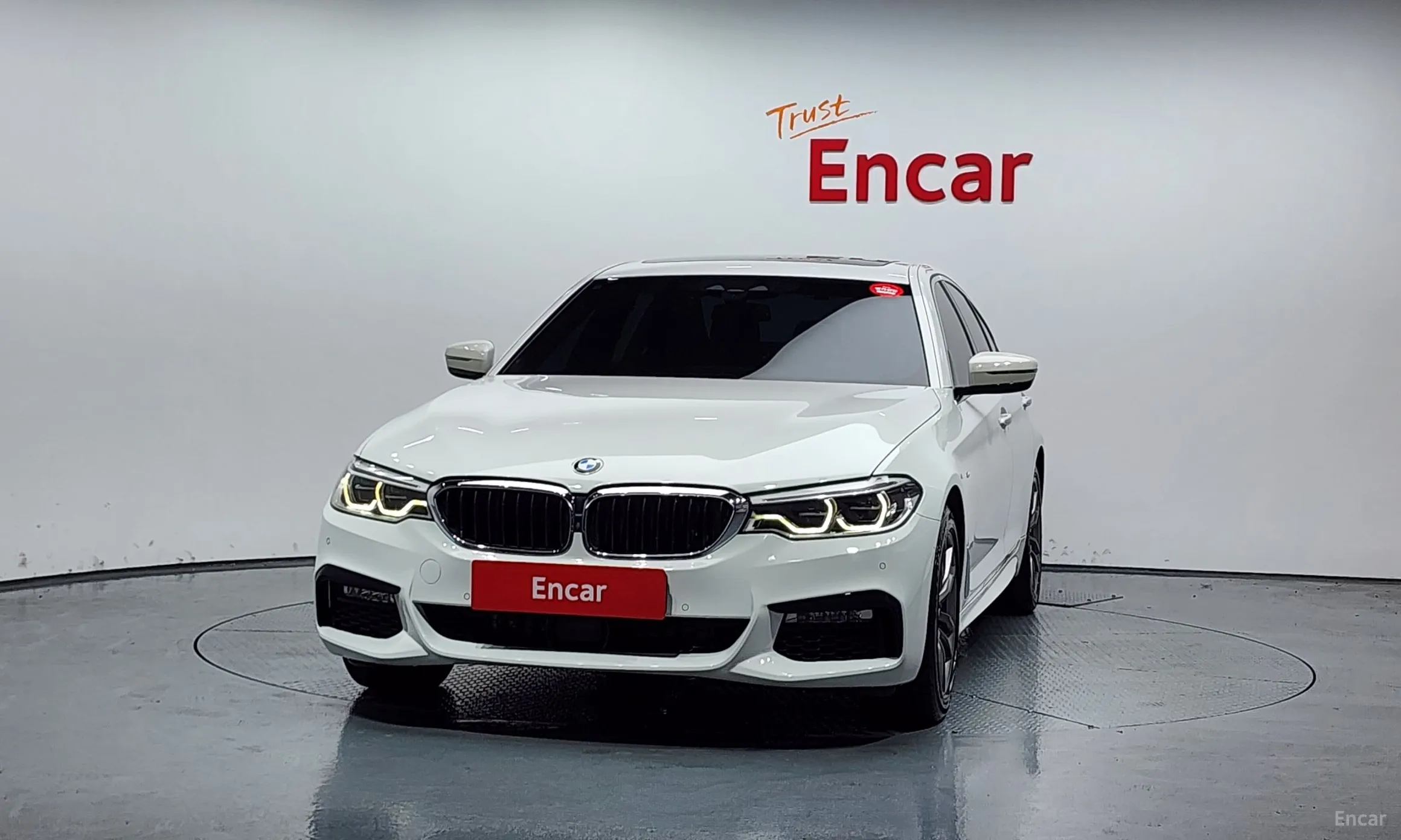 BMW 5 Series (G30) превью 2