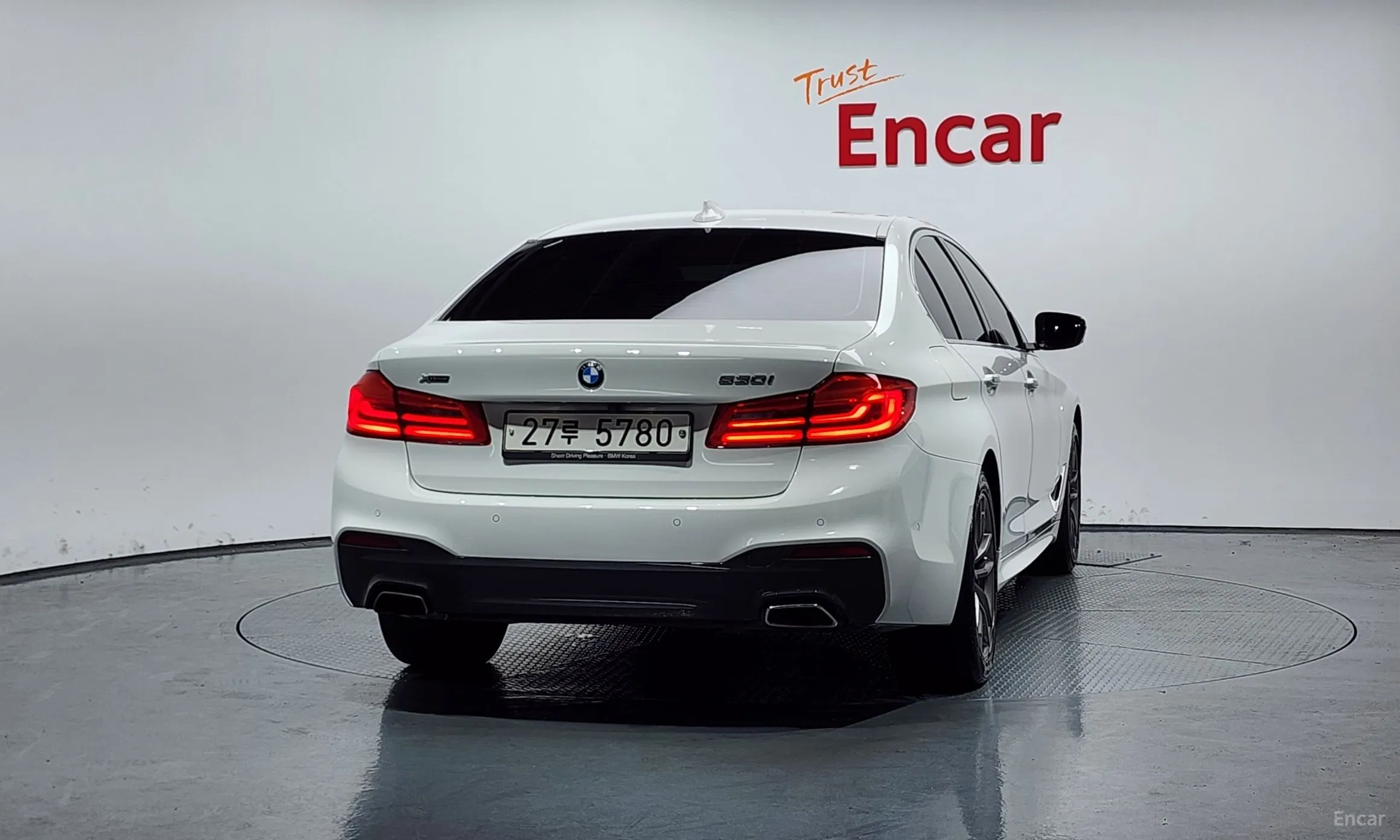 BMW 5 Series (G30) превью 3