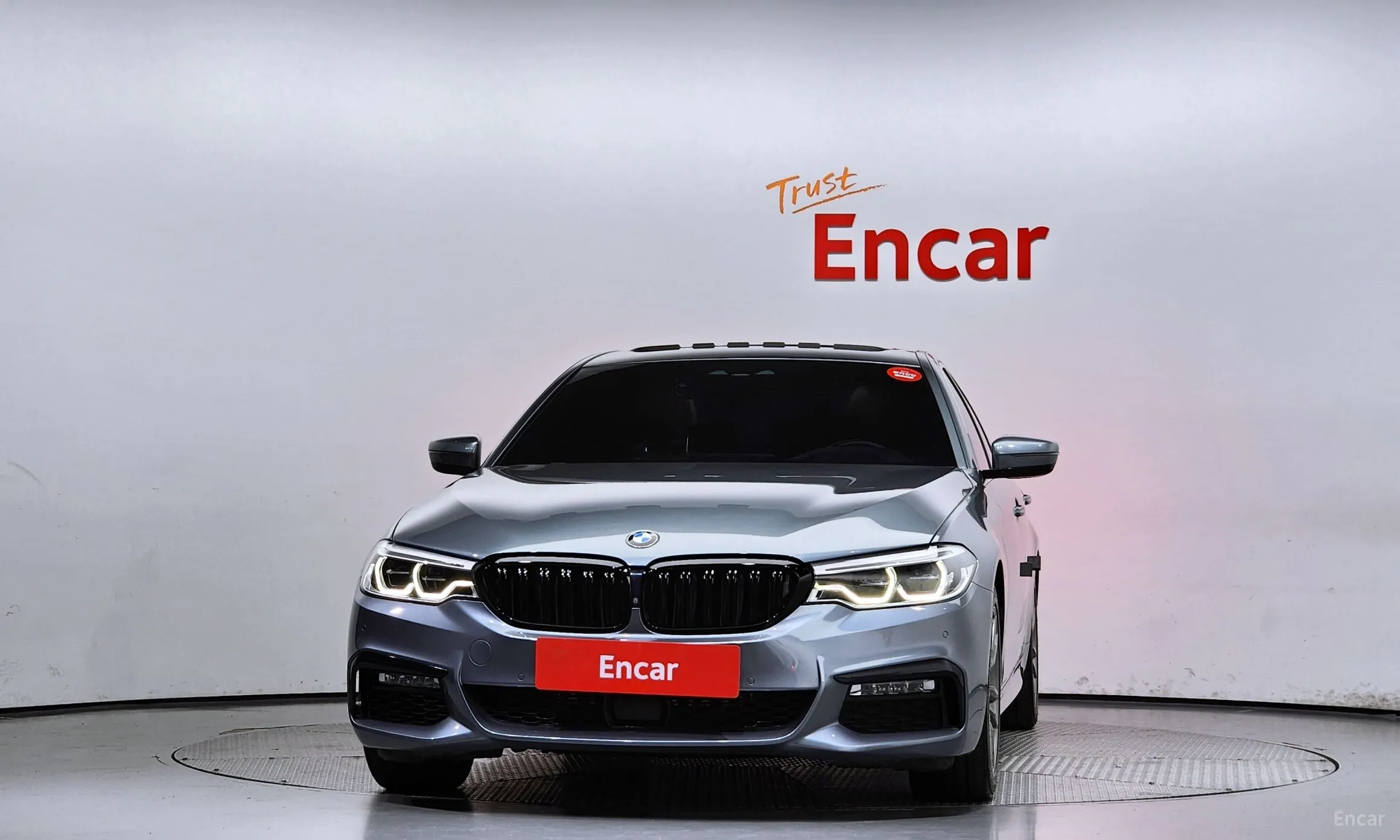BMW 5 Series (G30) превью 2