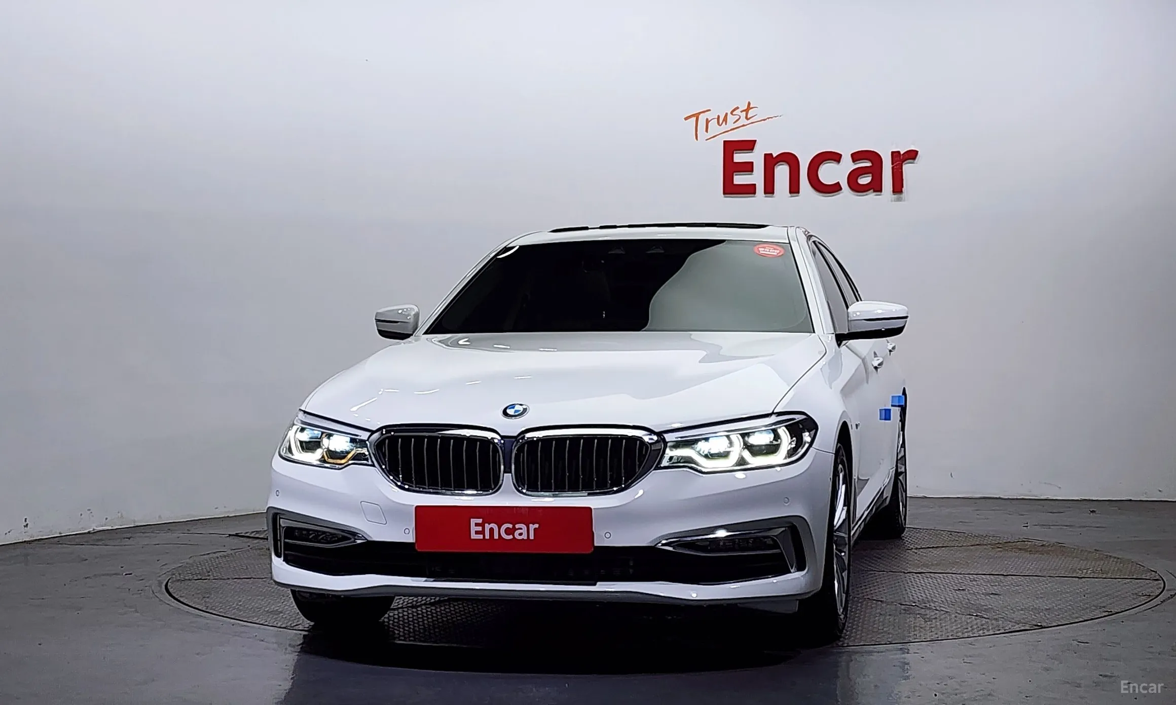 BMW 5 Series (G30) превью 2