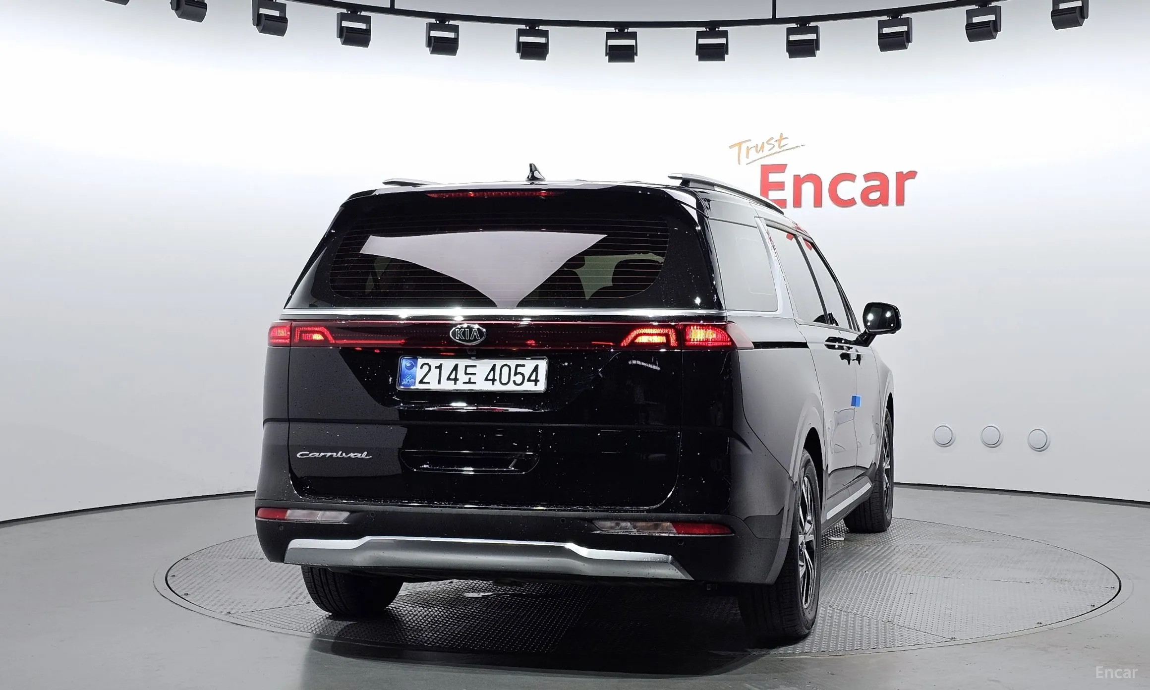 Kia Carnival Gen 4 превью 3