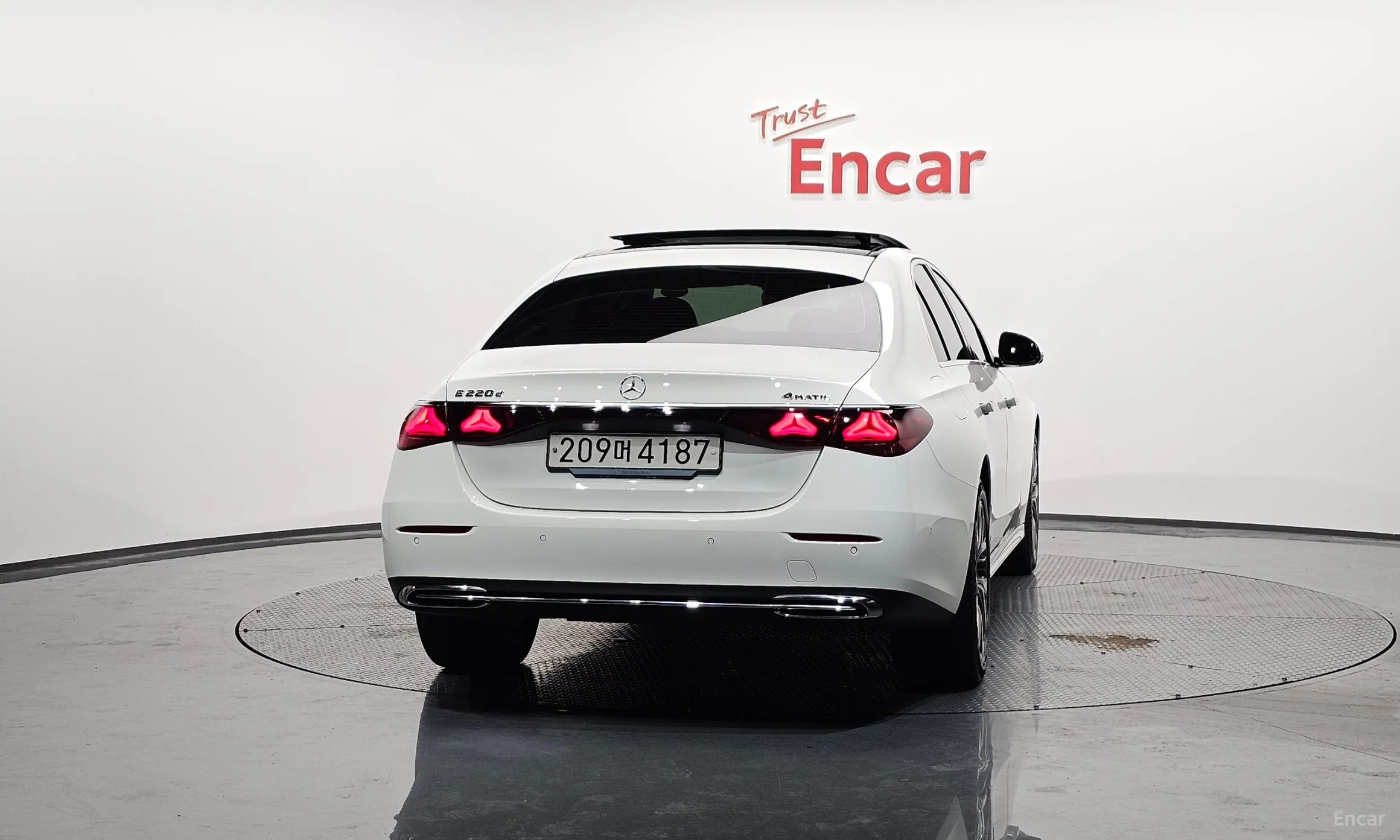 Mercedes Benz E-Class W214 превью 3