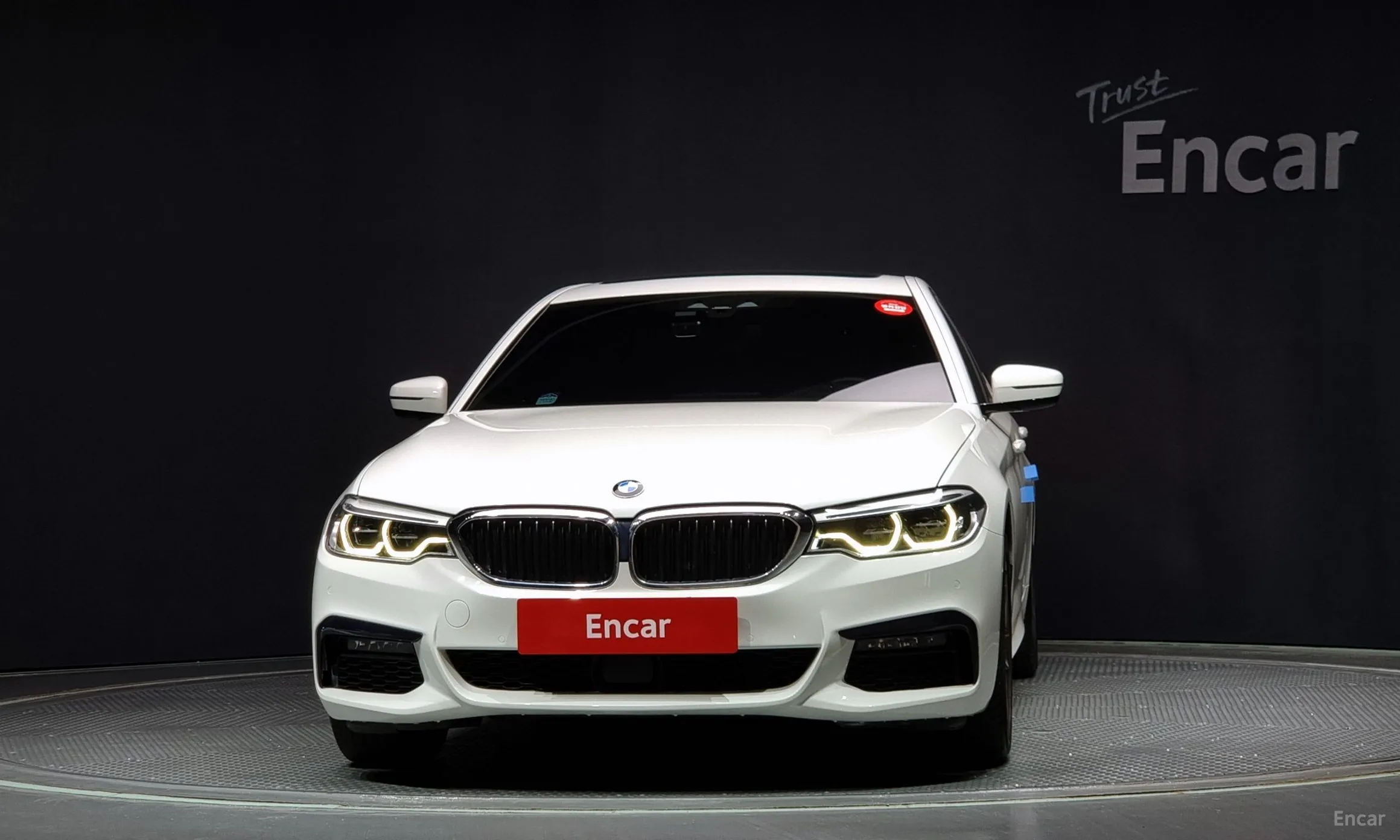BMW 5 Series (G30) превью 2