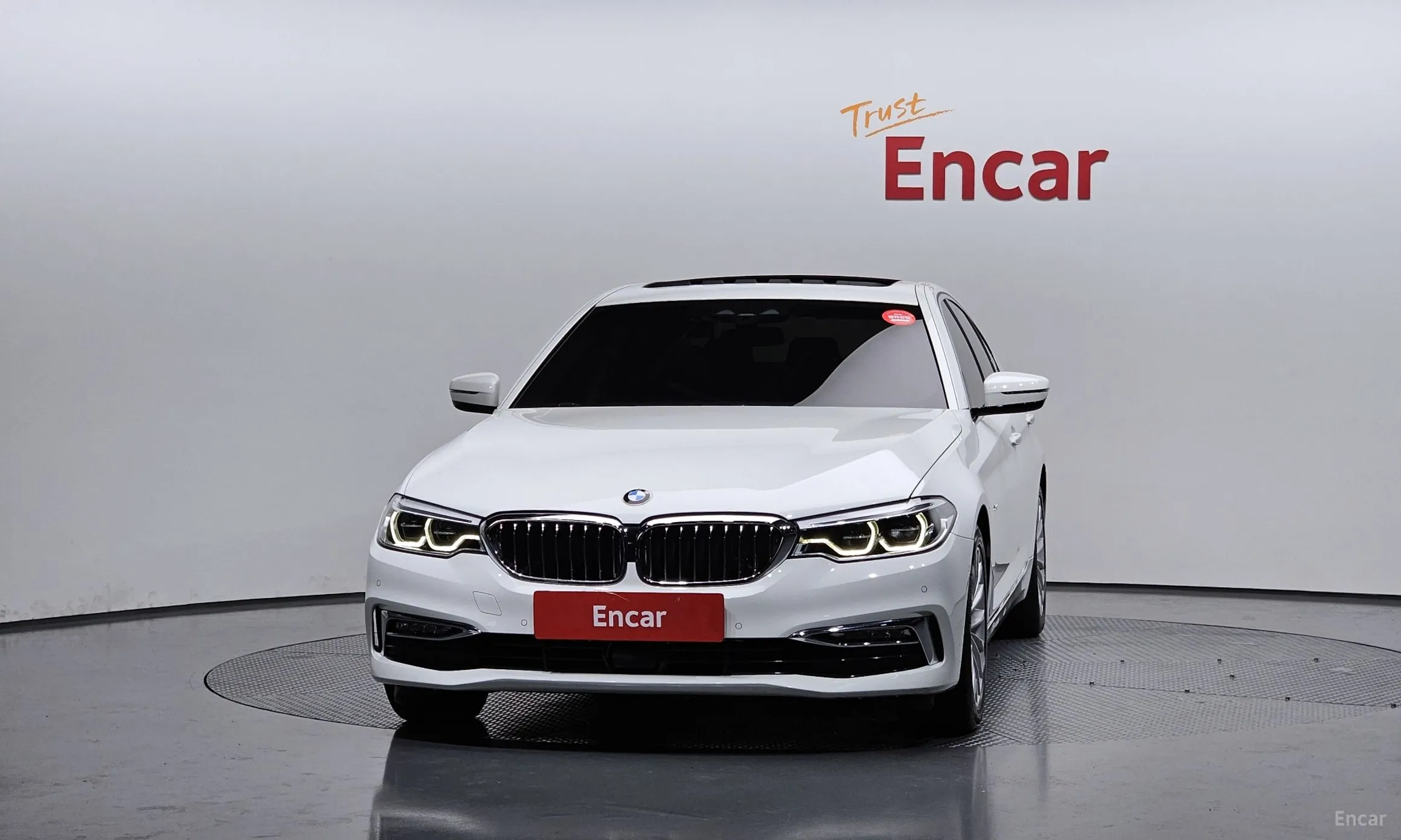 BMW 5 Series (G30) превью 2