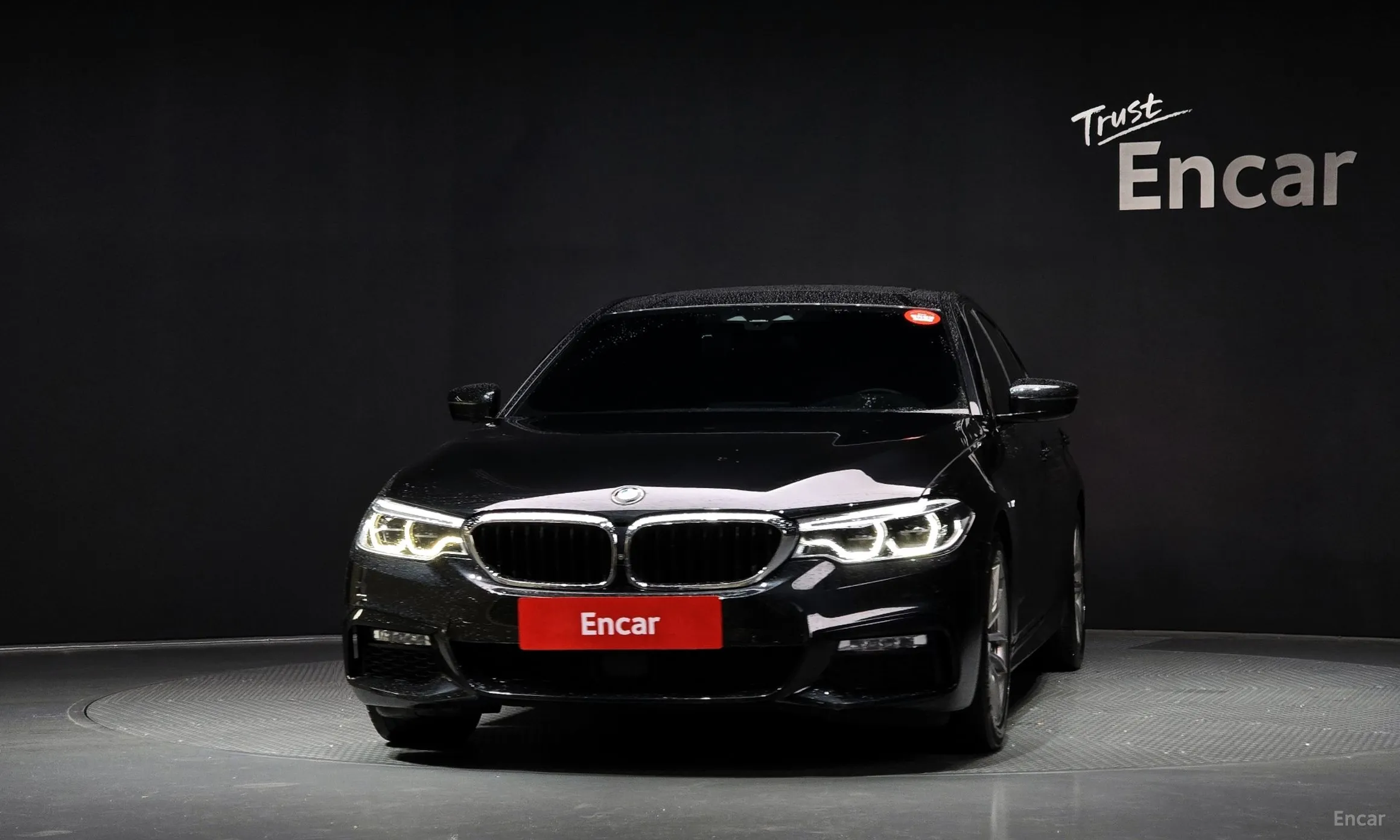 BMW 5 Series (G30) превью 2