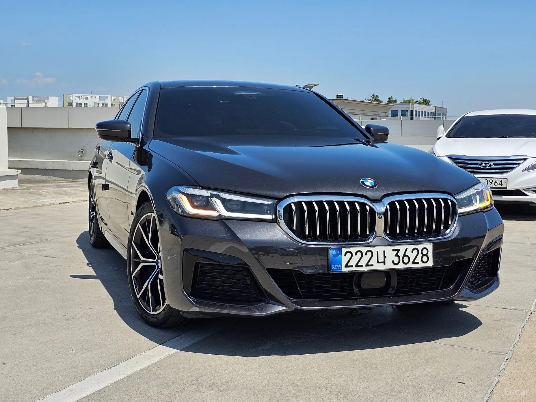 BMW 5 Series (G30) превью 3