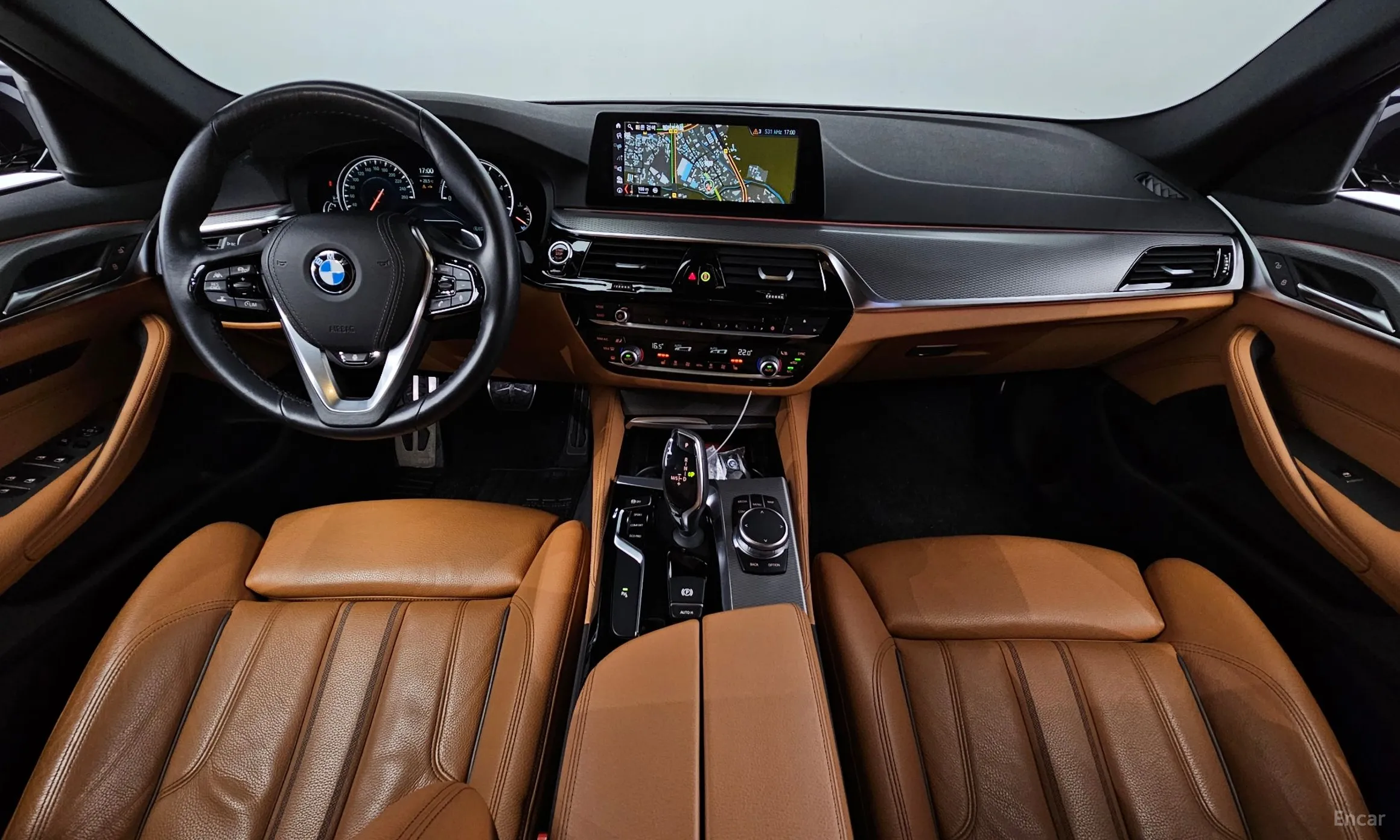 BMW 5 Series (G30) превью 4