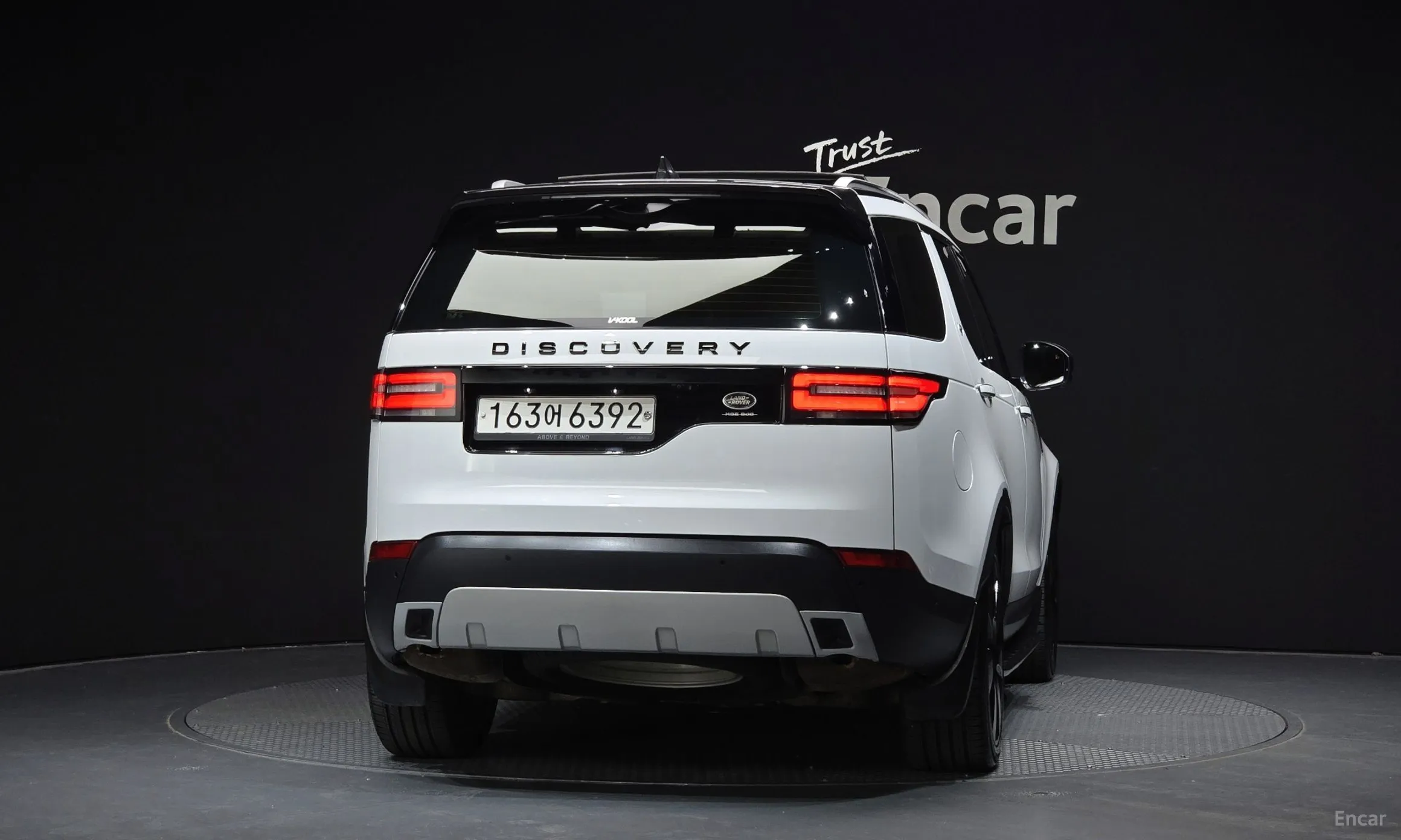 Land Rover Discovery 5 превью 3