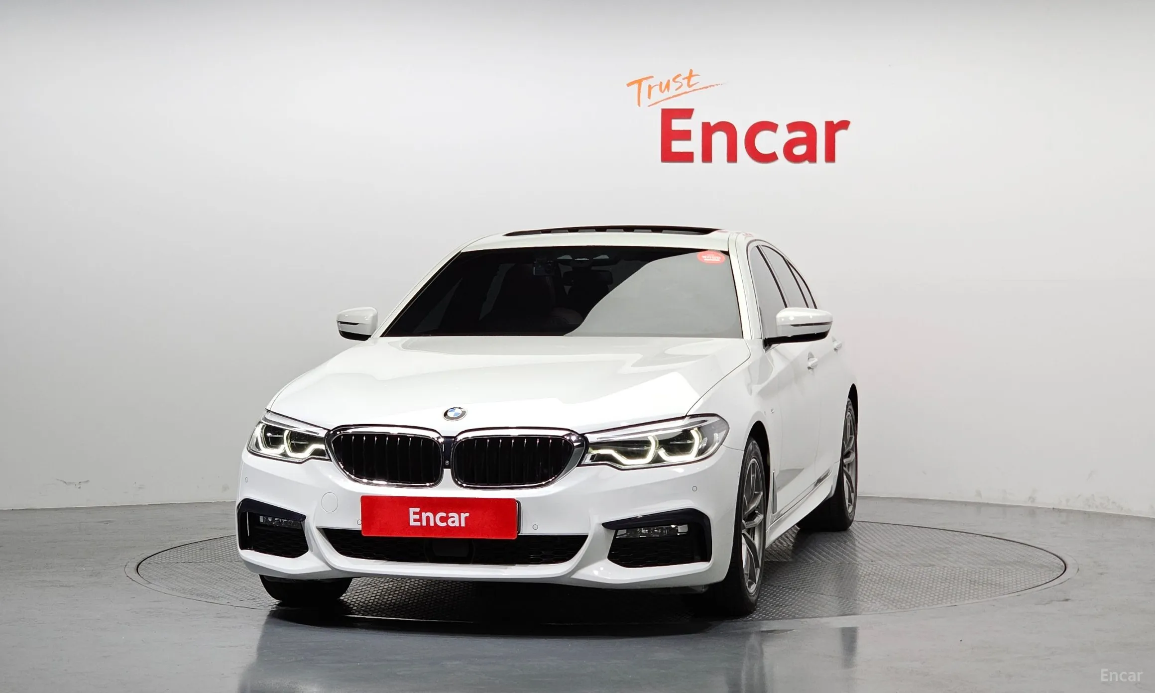 BMW 5 Series (G30) превью 2