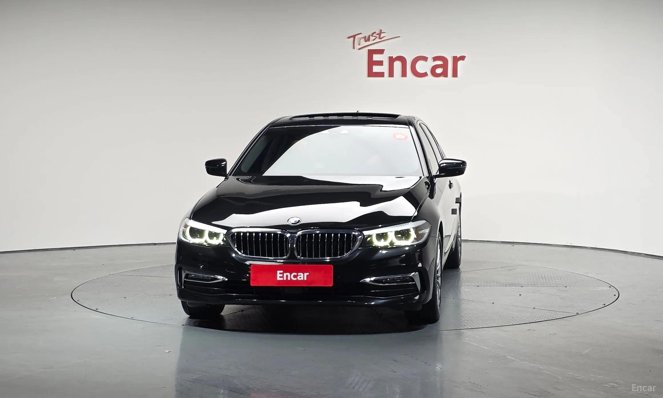 BMW 5 Series (G30) превью 2