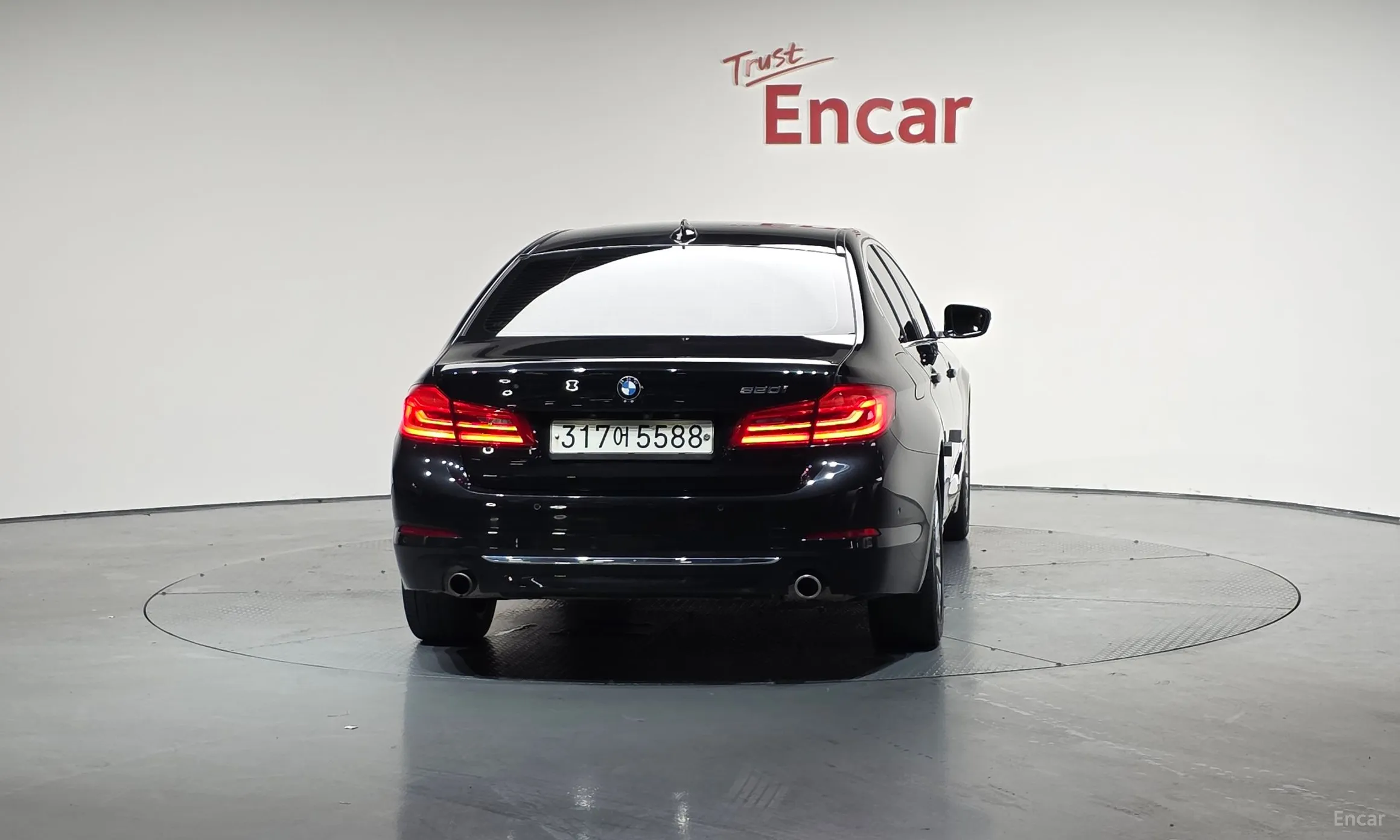BMW 5 Series (G30) превью 3
