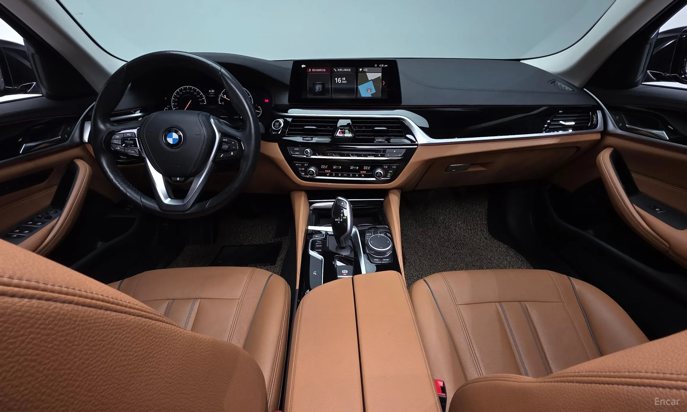 BMW 5 Series (G30) превью 4