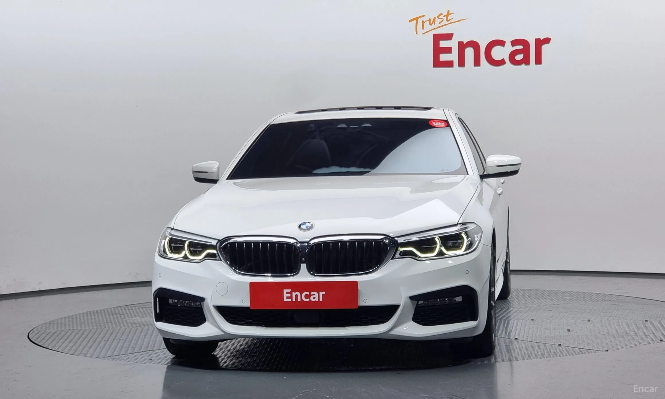 BMW 5 Series (G30) превью 2
