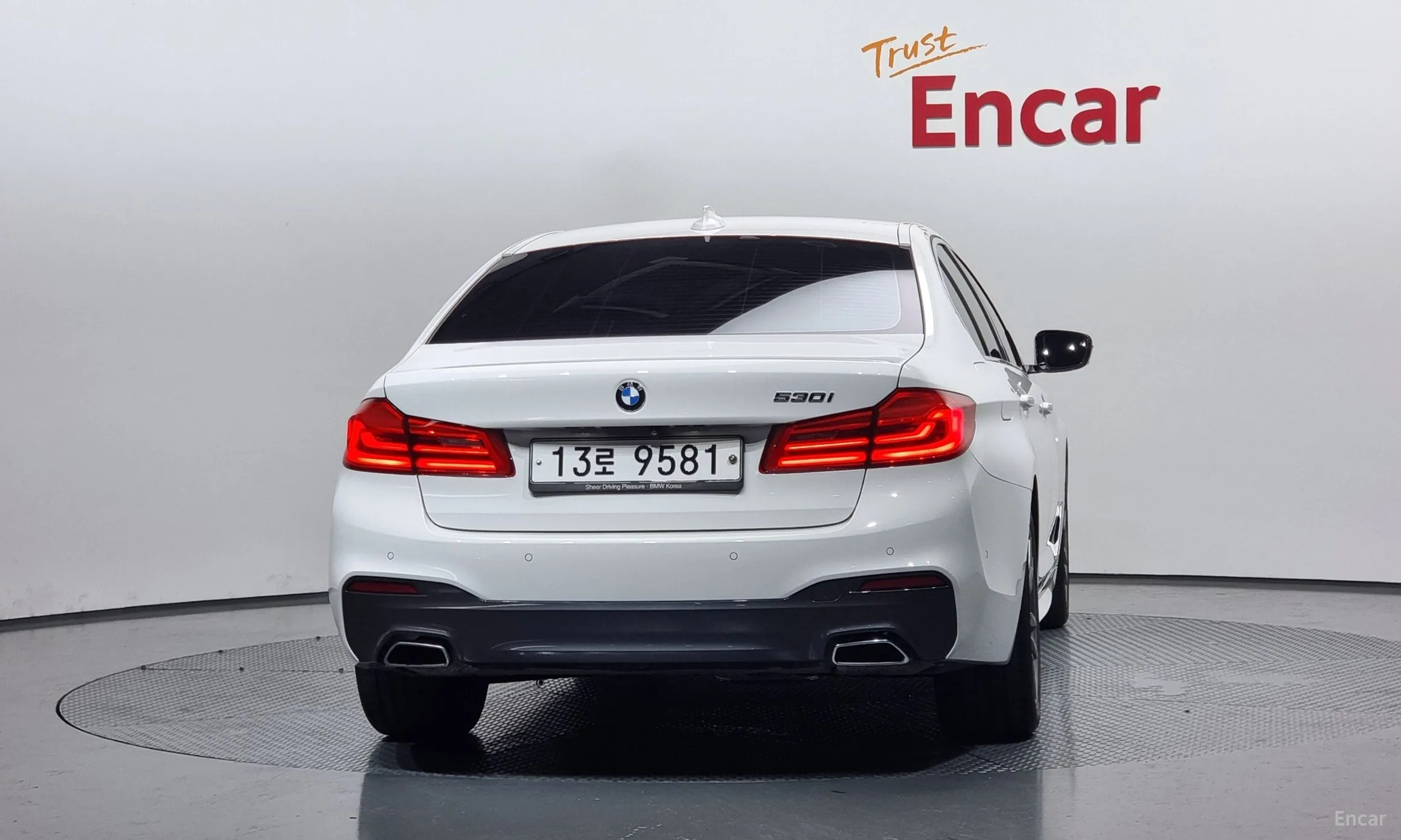 BMW 5 Series (G30) превью 3