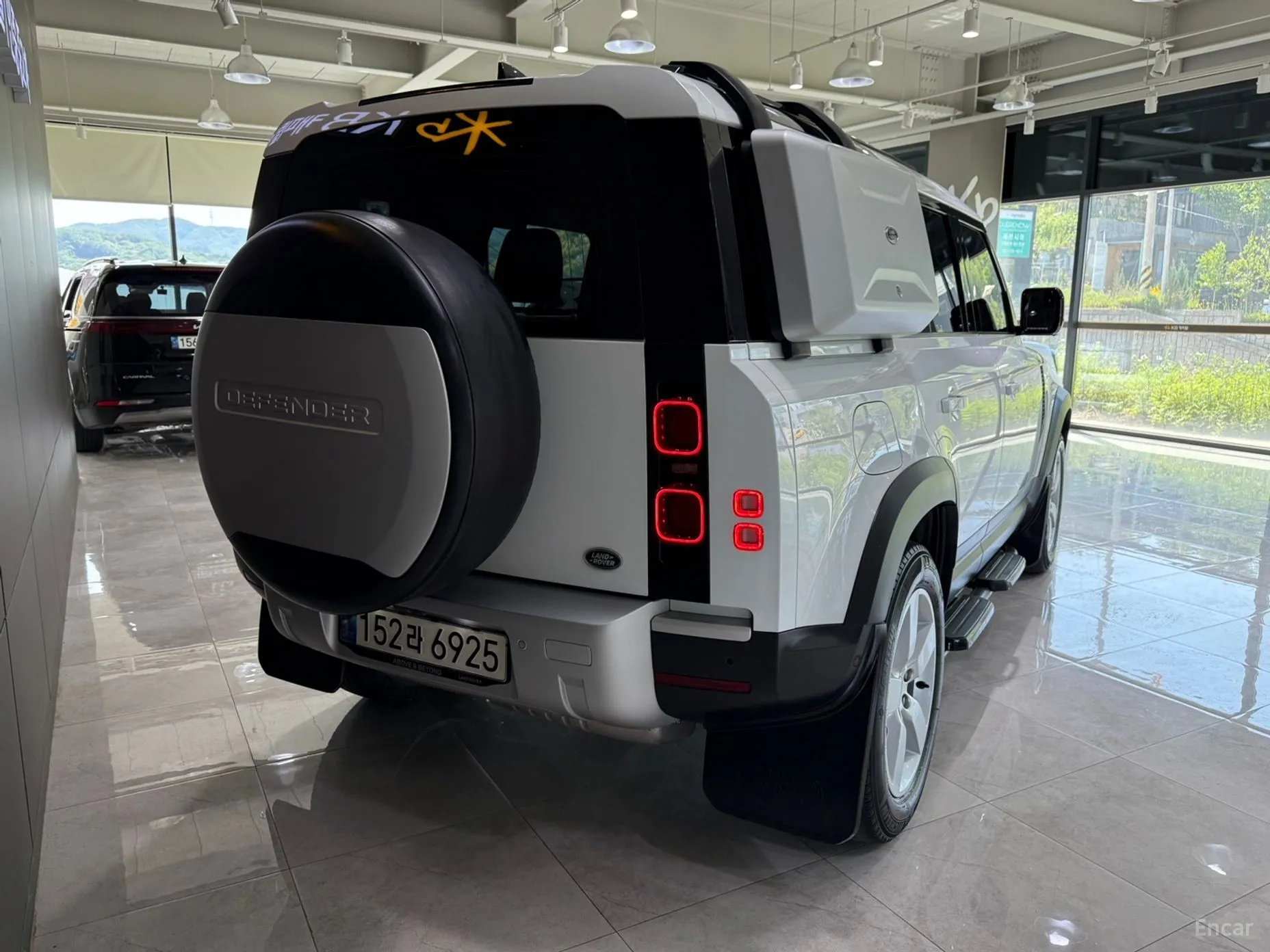 Land Rover Defender (L663)