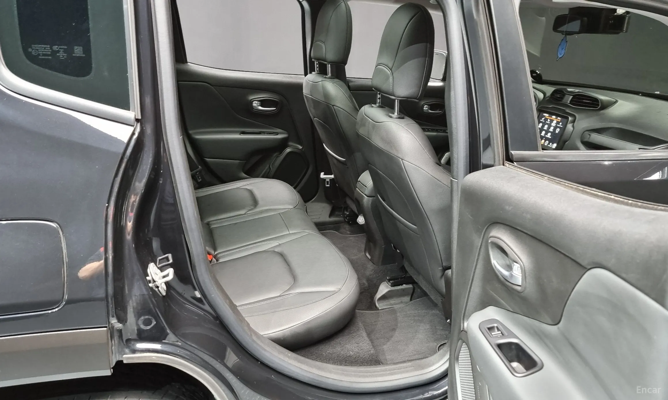 Jeep Renegade превью 12