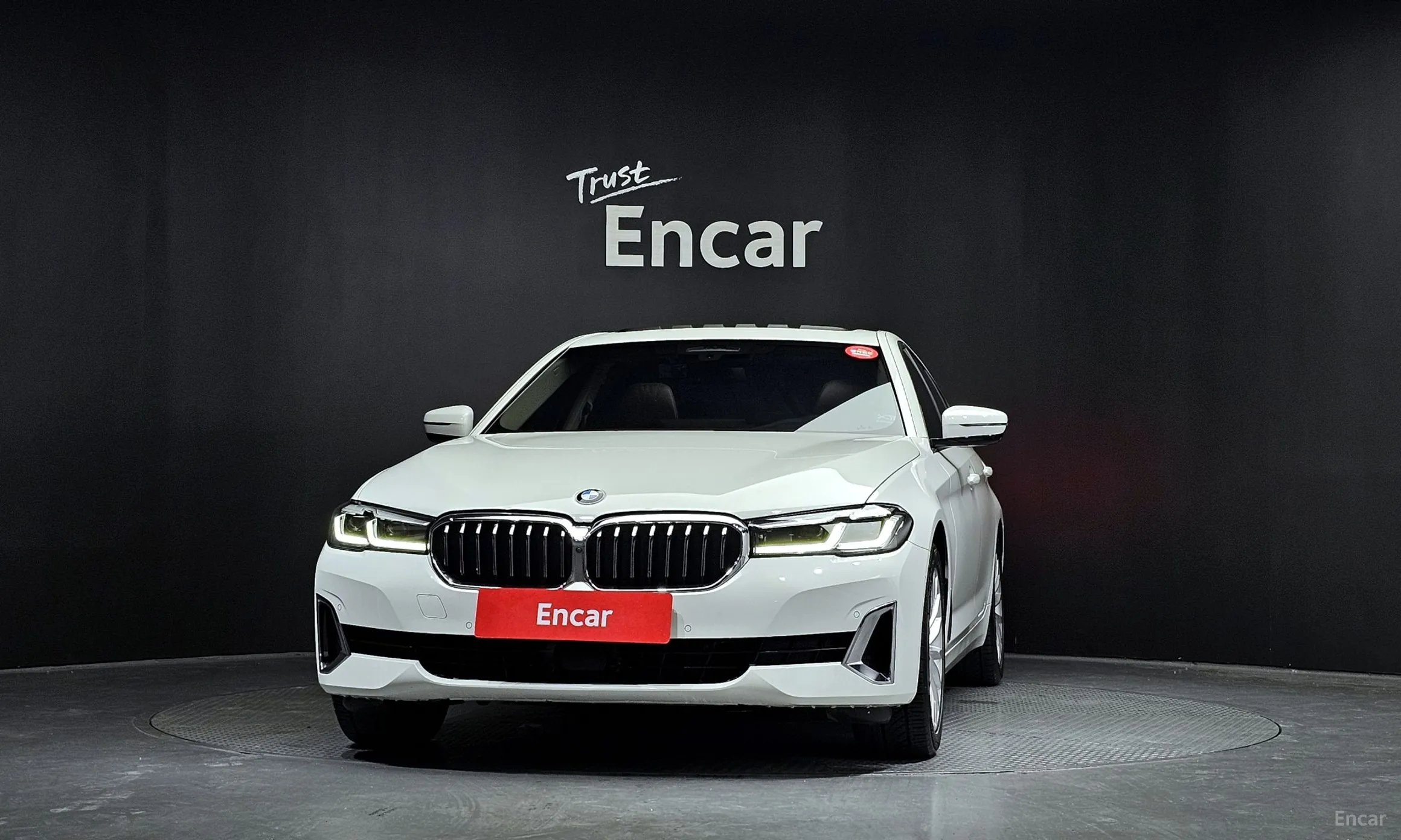 BMW 5 Series (G30) превью 2