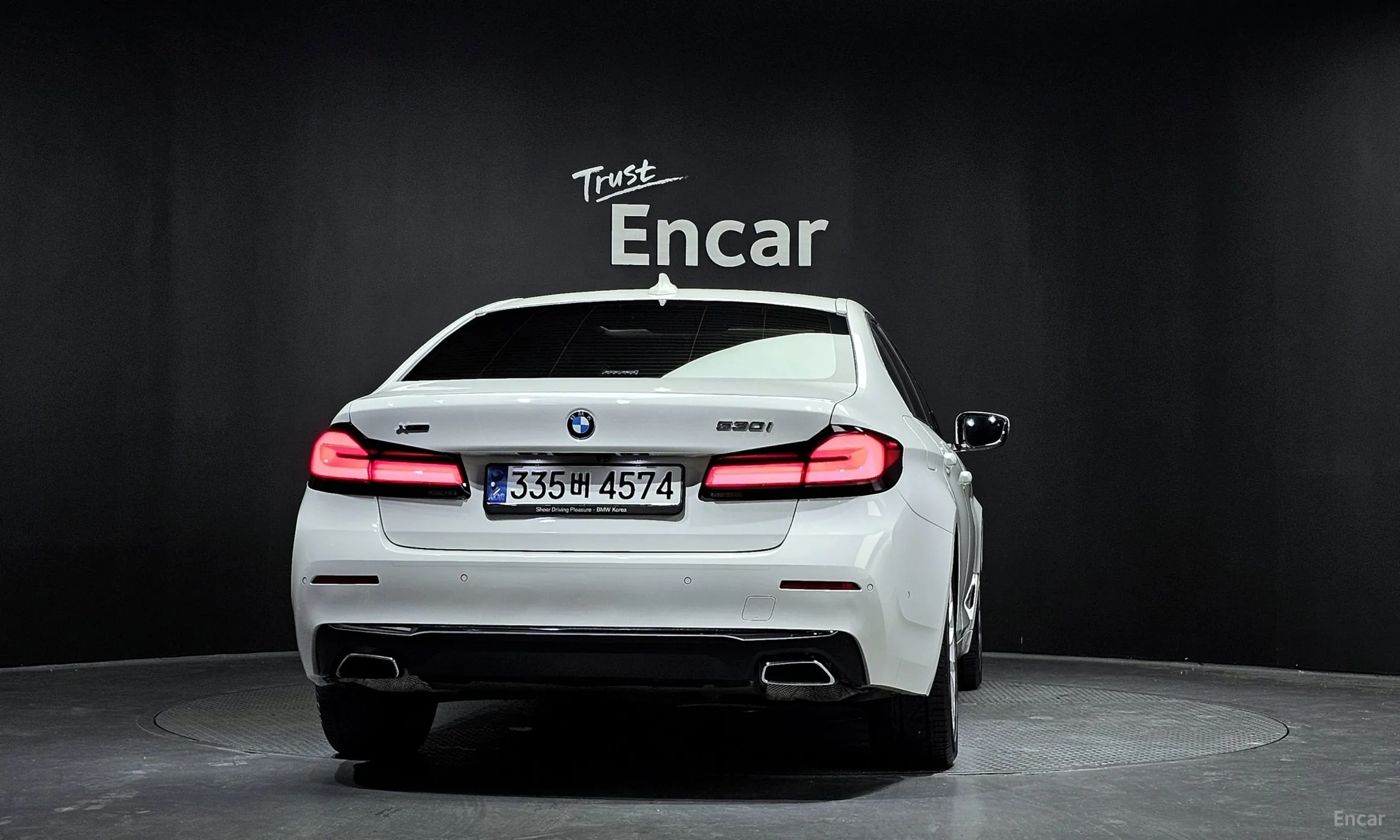 BMW 5 Series (G30) превью 3
