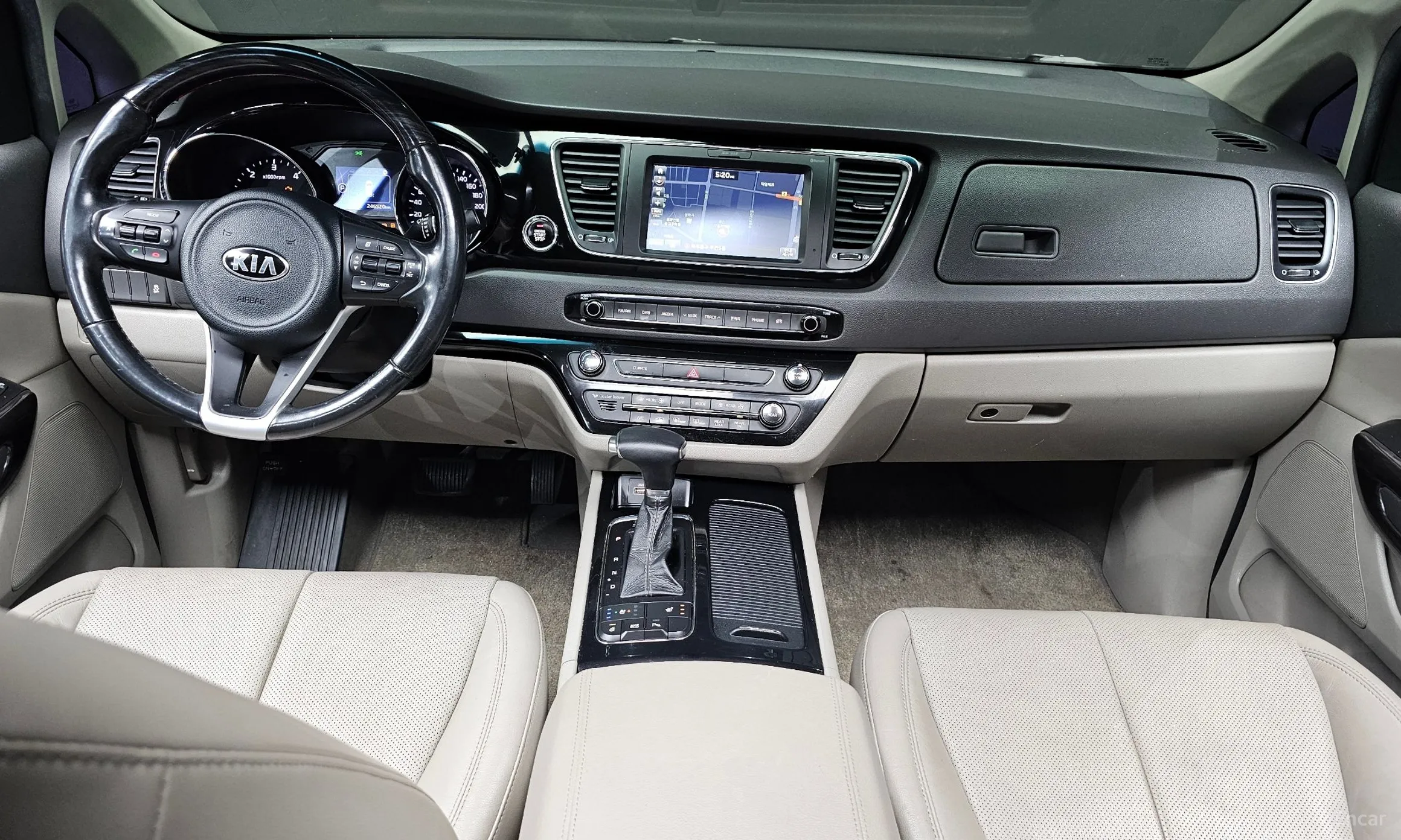 Kia Carnival превью 4