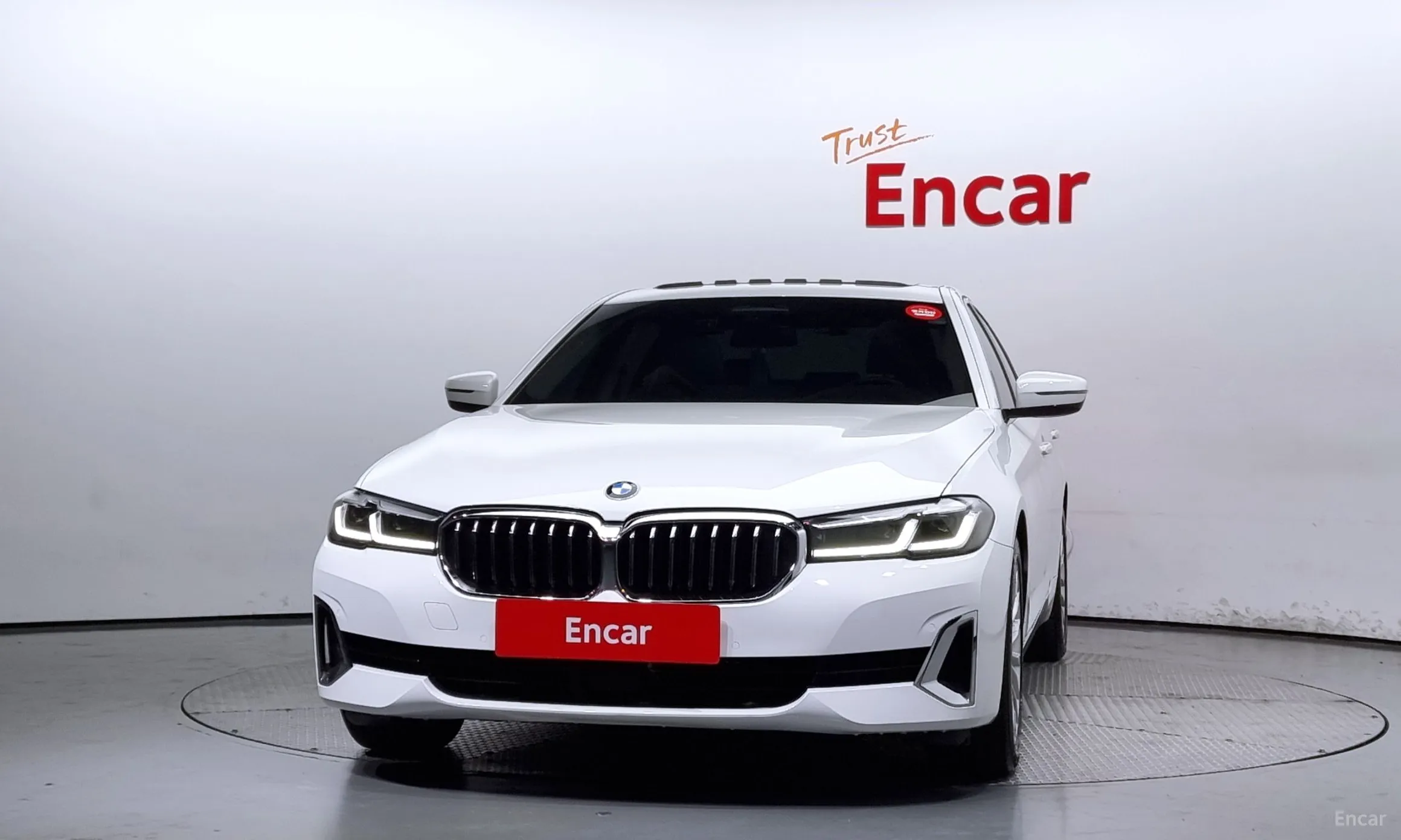 BMW 5 Series (G30) превью 2