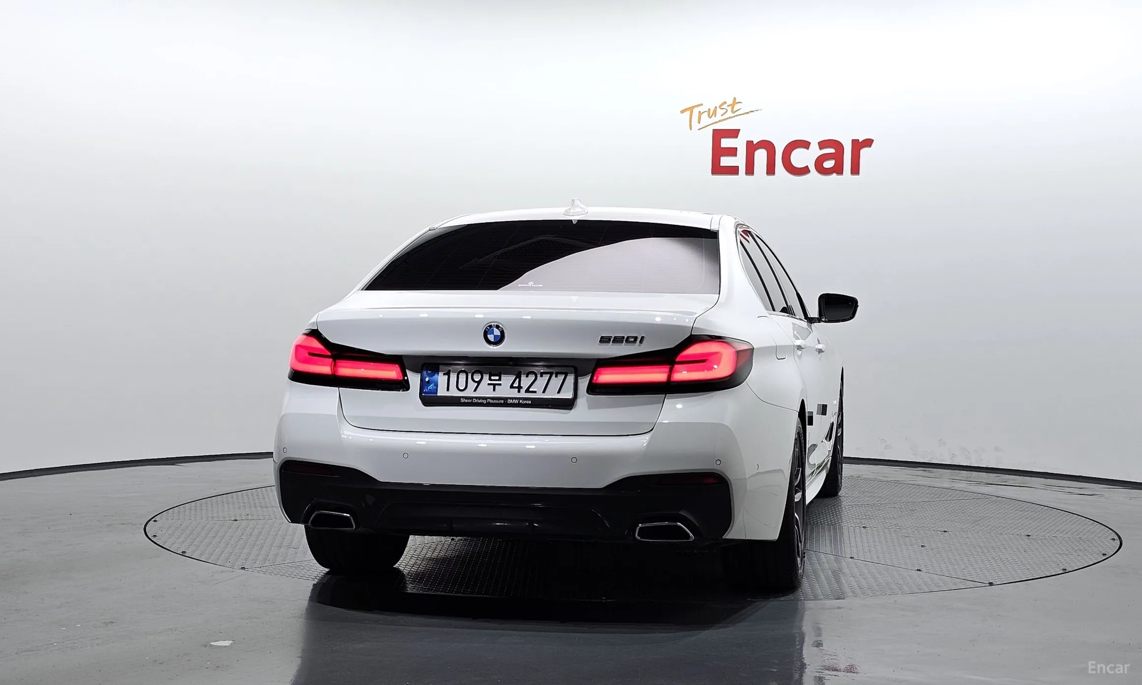 BMW 5 Series (G30) превью 3