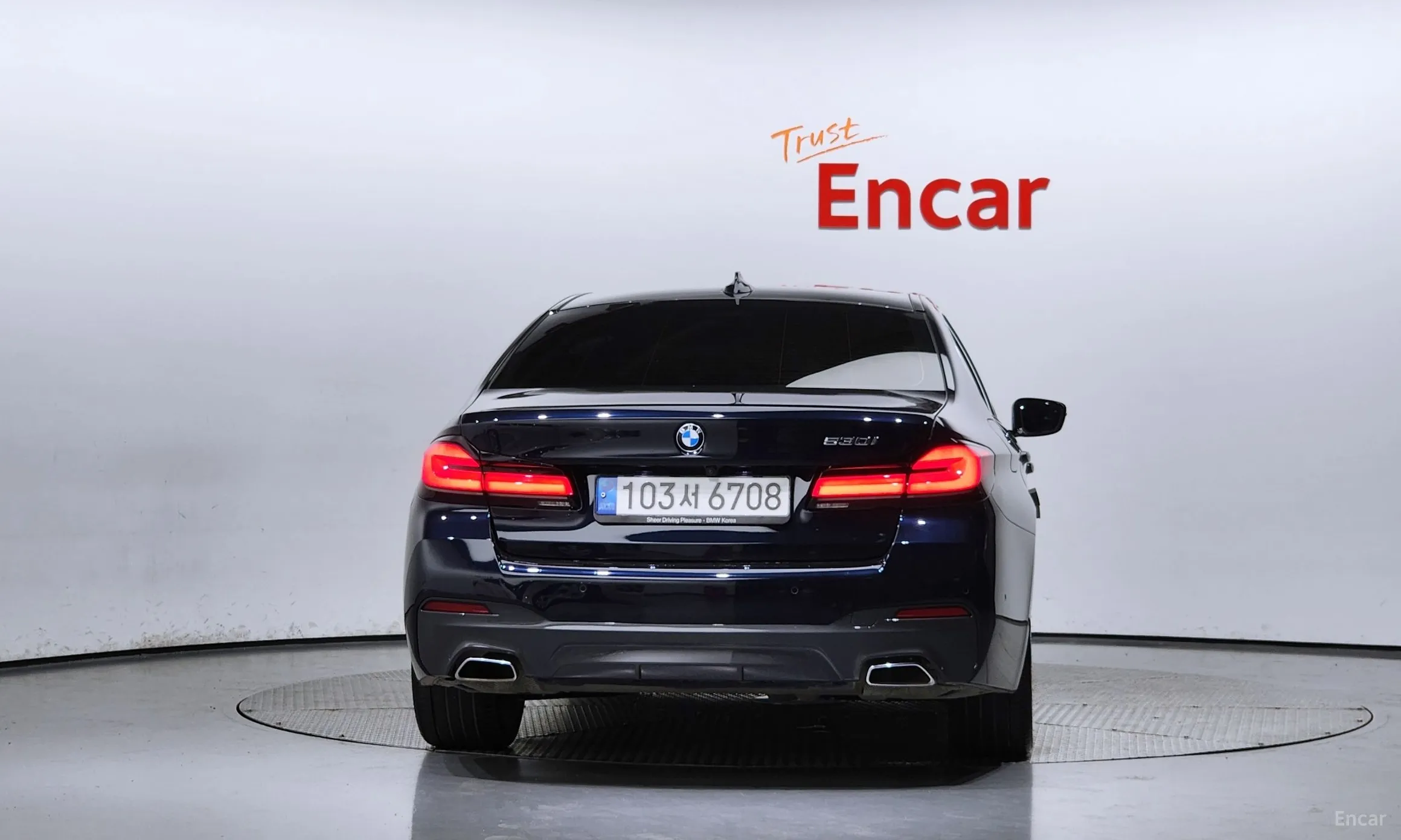 BMW 5 Series (G30) превью 3