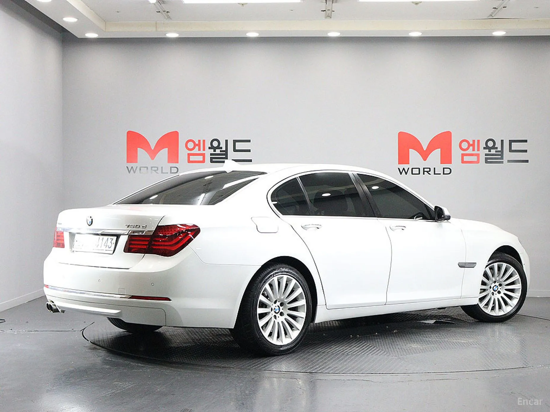 BMW 7 Series (F01) превью 2