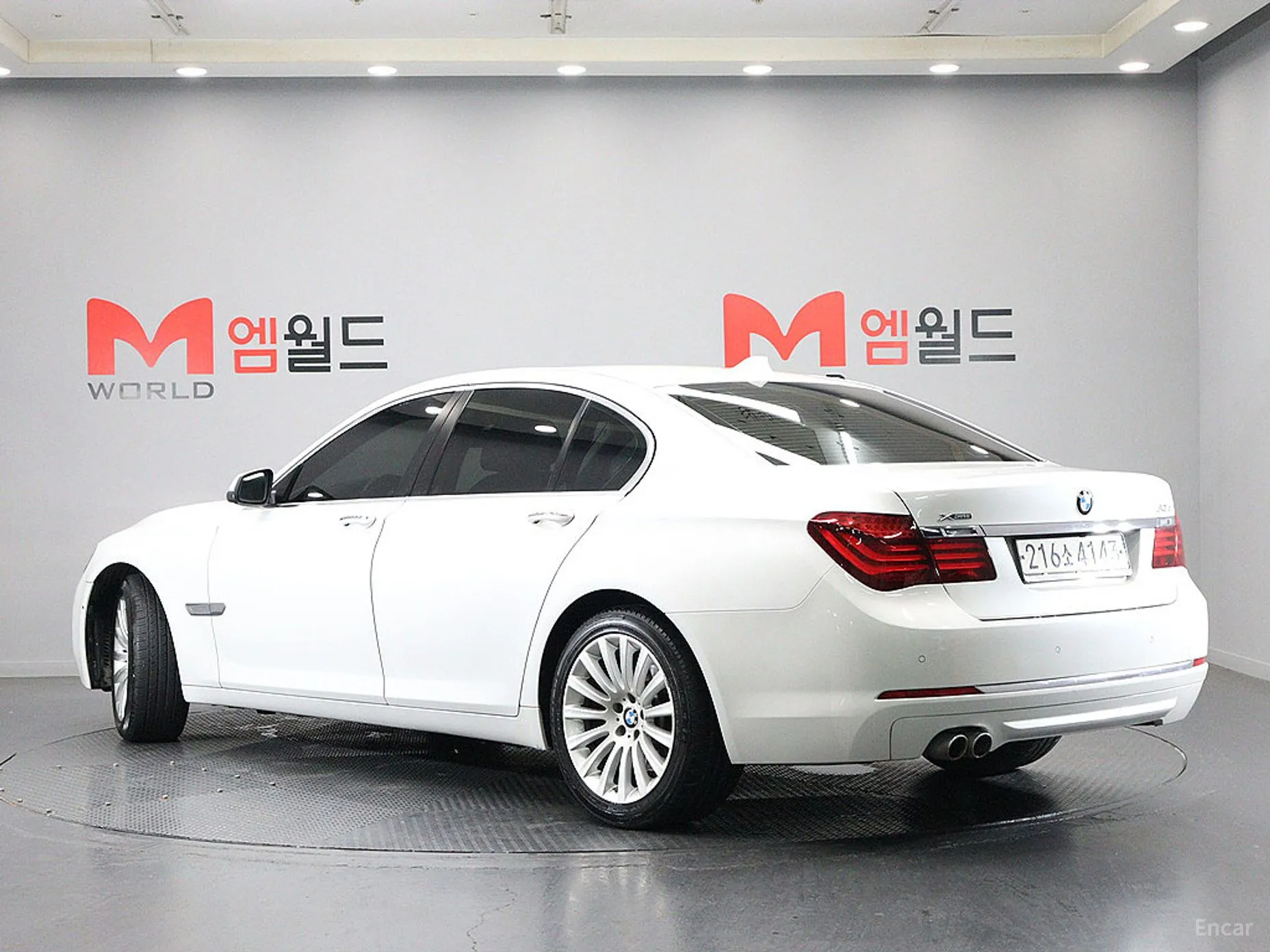 BMW 7 Series (F01) превью 3