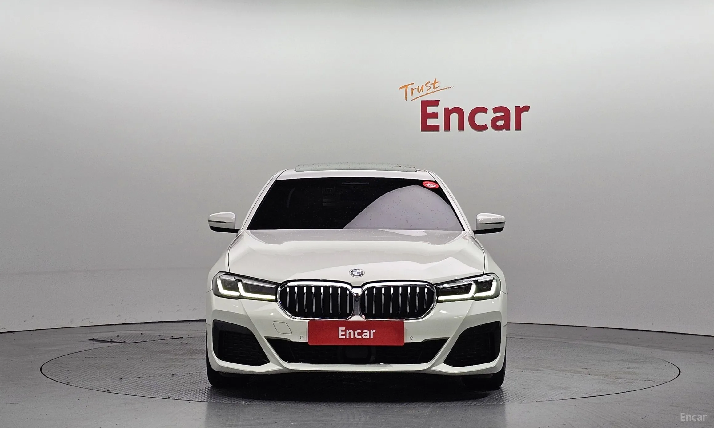 BMW 5 Series (G30) превью 2