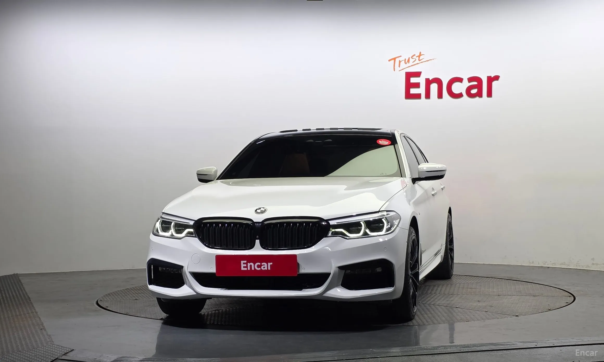 BMW 5 Series (G30) превью 2