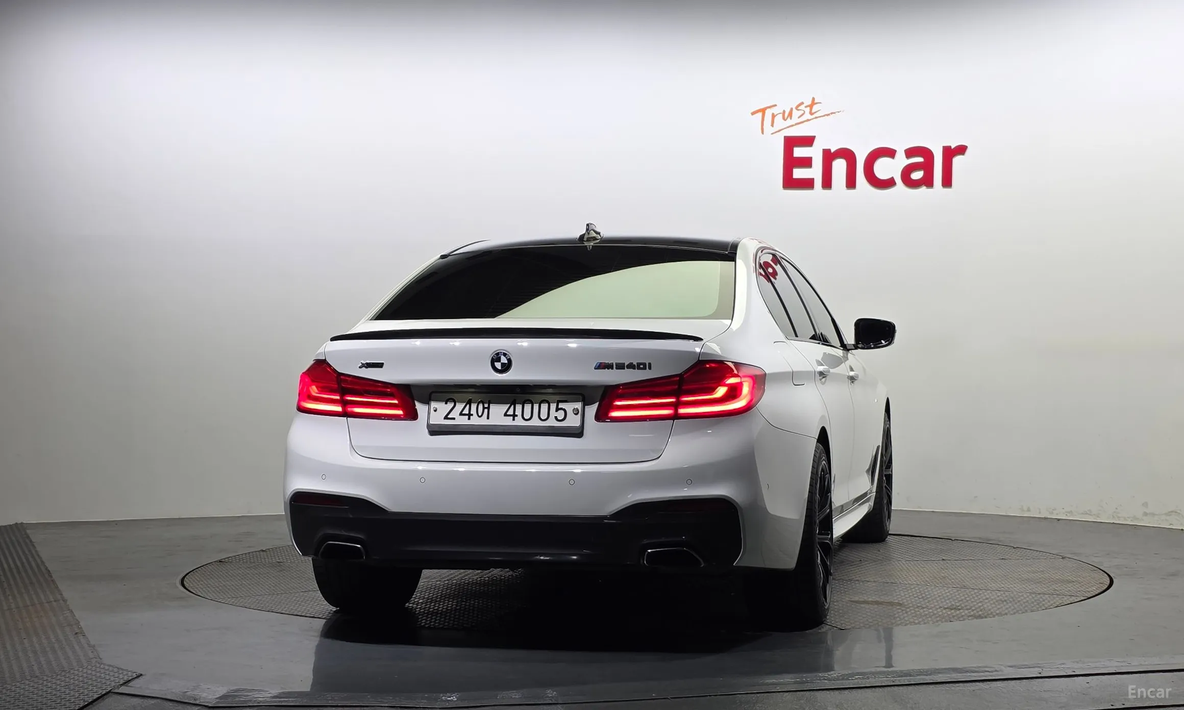 BMW 5 Series (G30) превью 3
