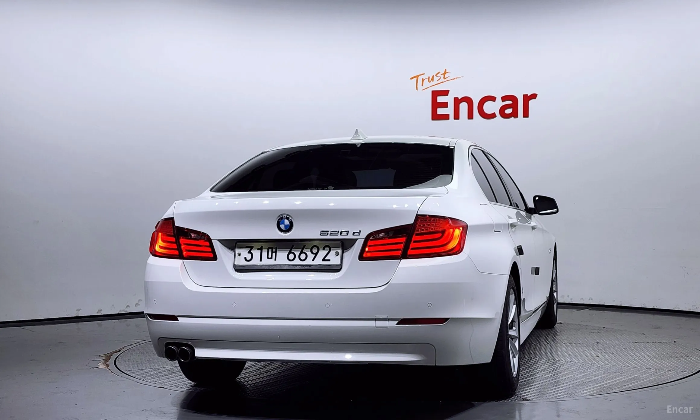 BMW 5 Series (F10) превью 3