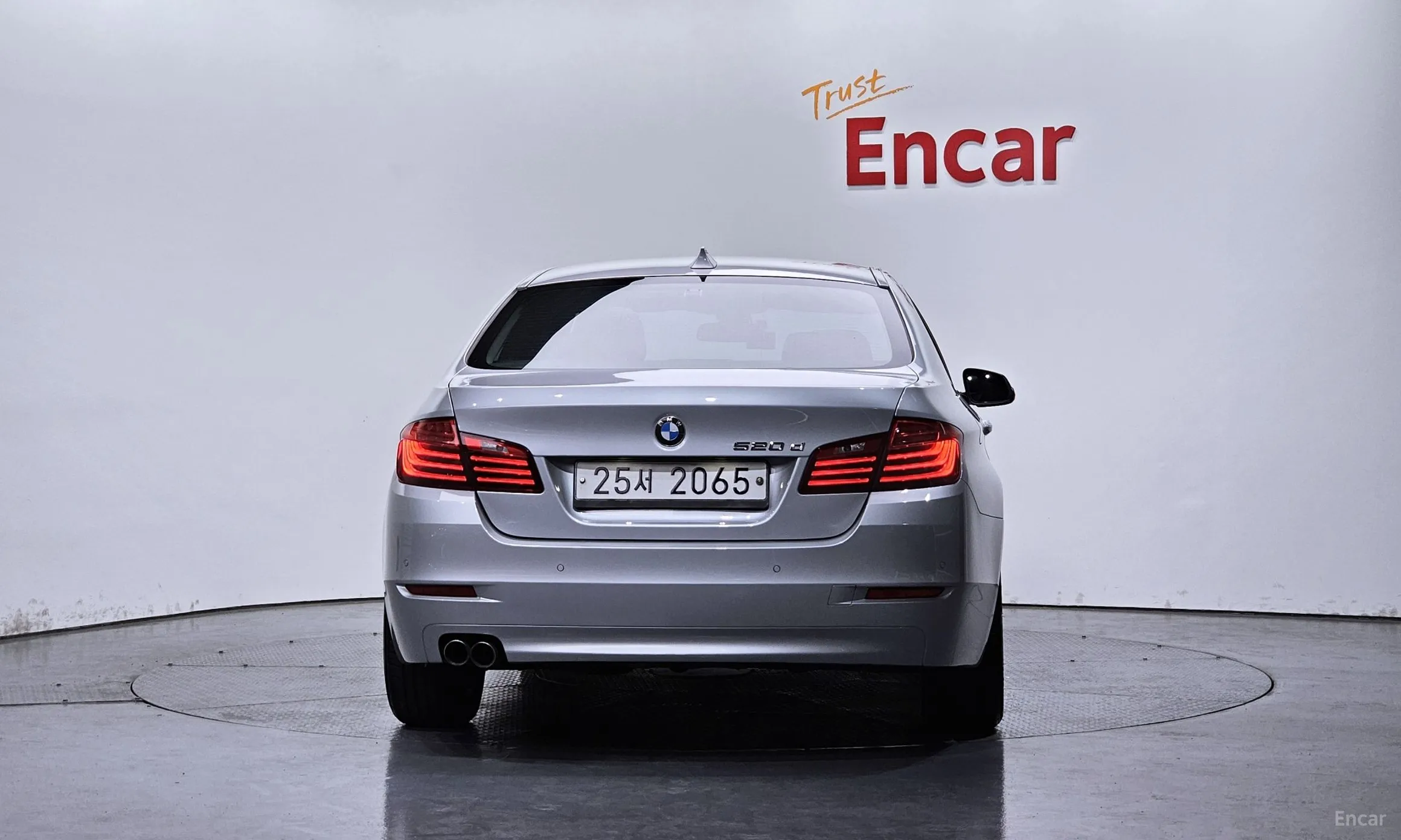 BMW 5 Series (F10) превью 3