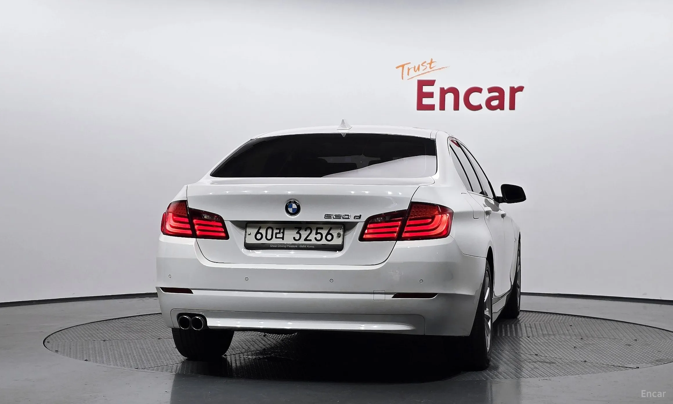 BMW 5 Series (F10) превью 3