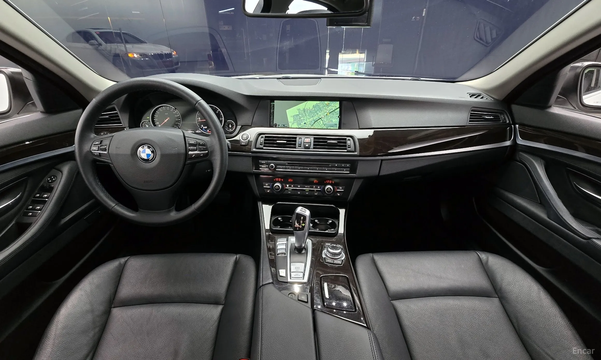 BMW 5 Series (F10) превью 4
